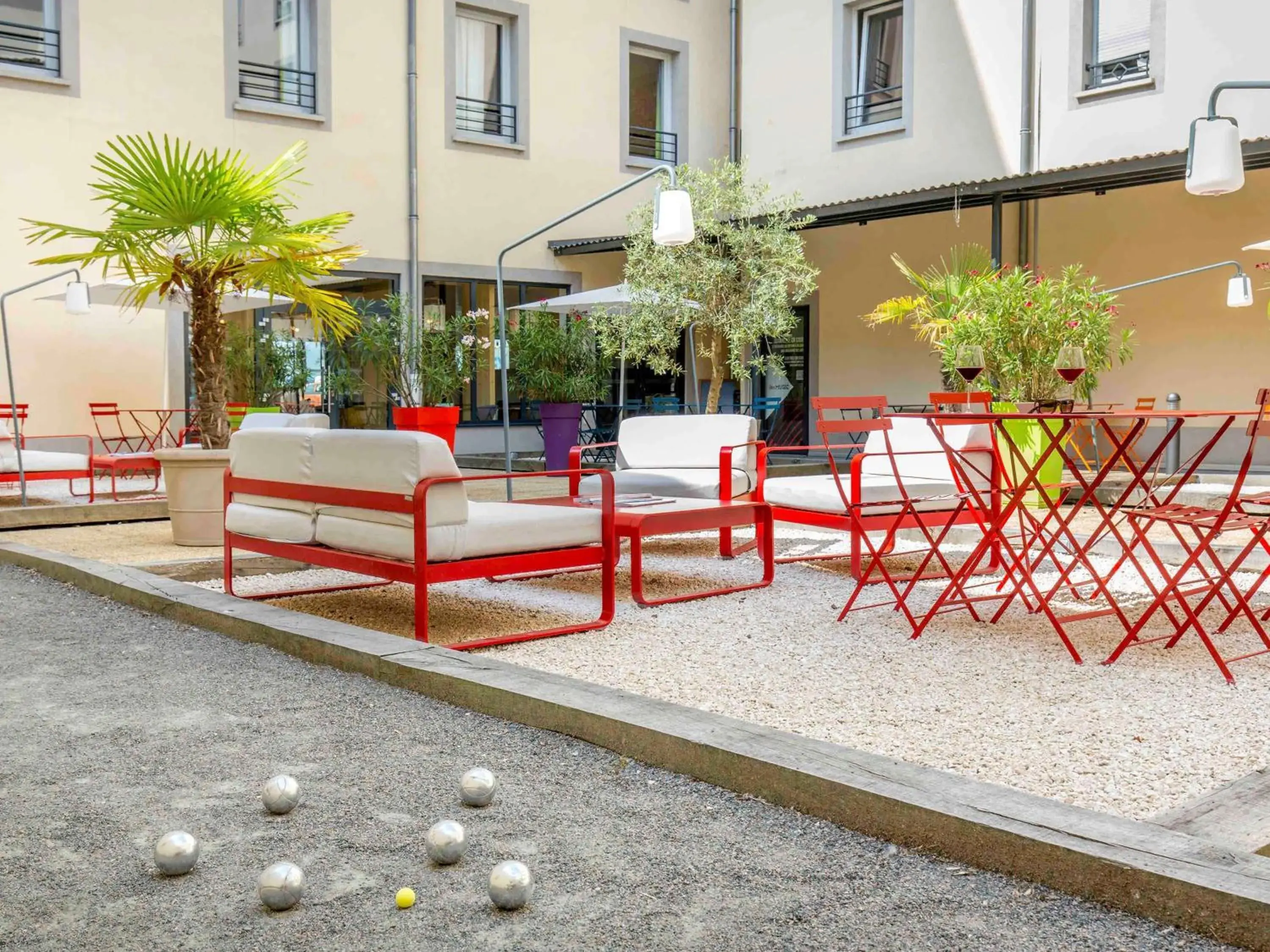 Property building in ibis Lyon Sud Vienne Saint-Louis Property building in ibis Lyon Sud Vienne Saint-Louis