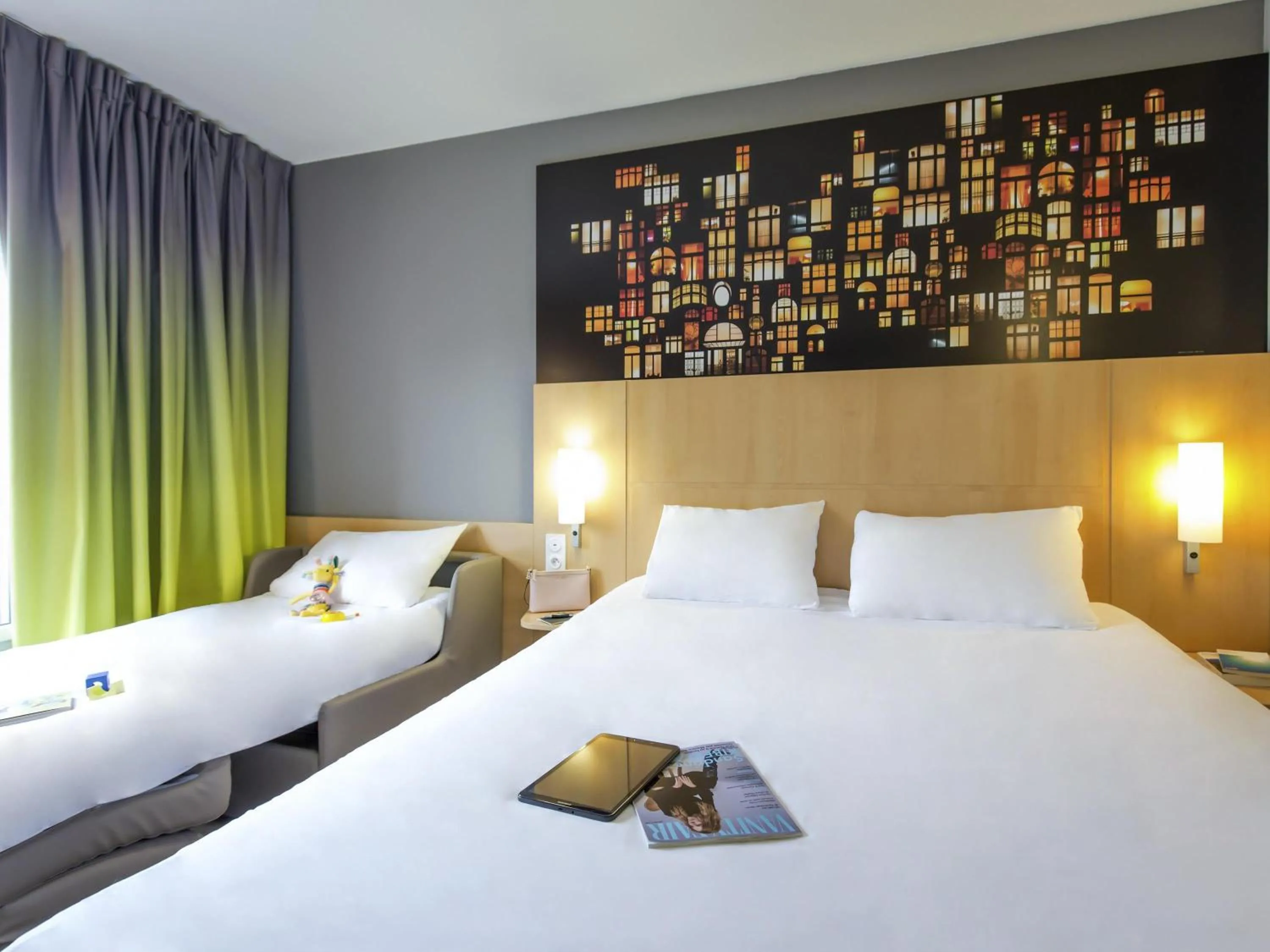 Bedroom, Bed in ibis Lyon Sud Vienne Saint-Louis