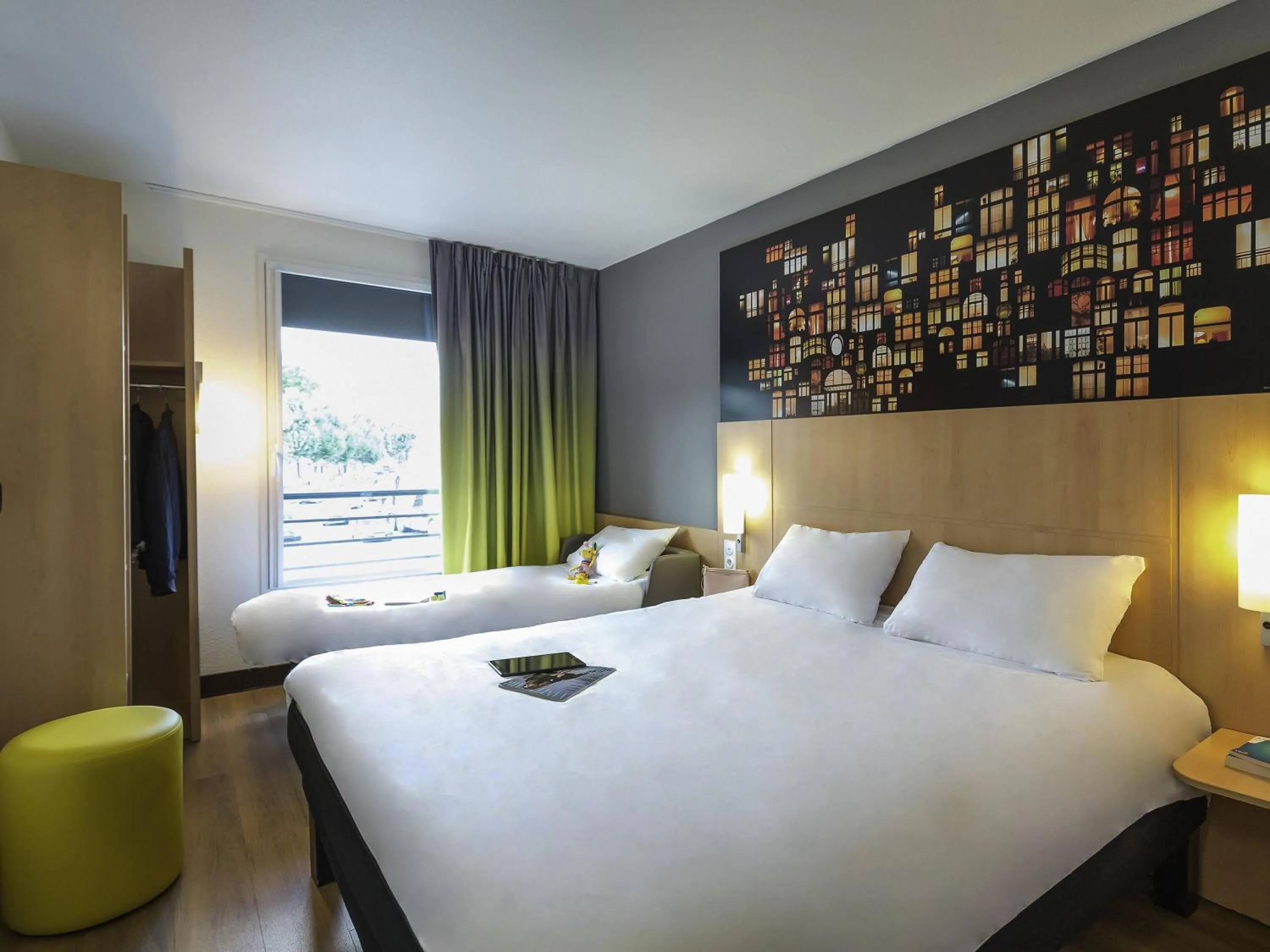 Bedroom, Bed in ibis Lyon Sud Vienne Saint-Louis