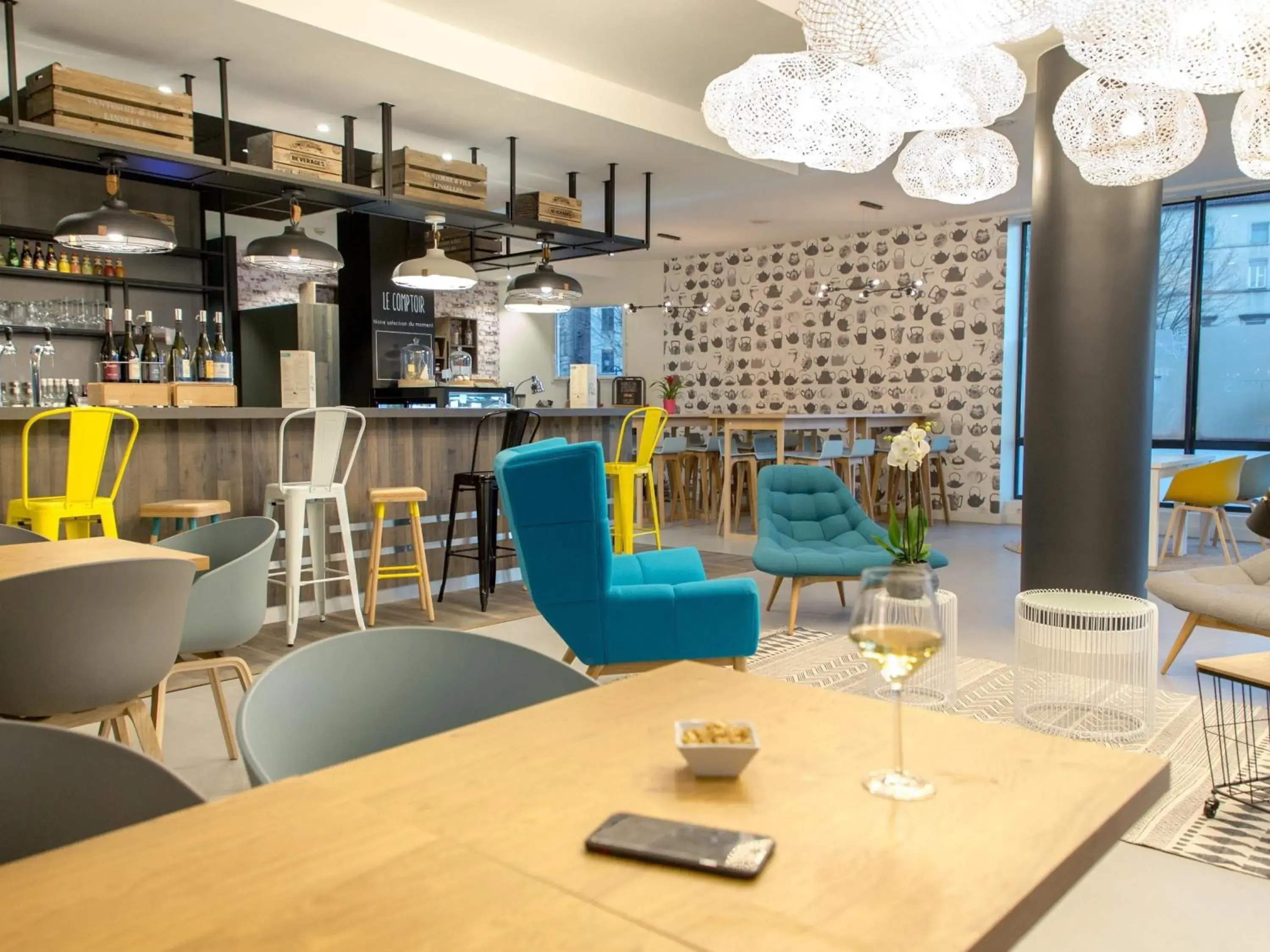 Lounge or bar in ibis Lyon Sud Vienne Saint-Louis Lounge or bar in ibis Lyon Sud Vienne Saint-Louis