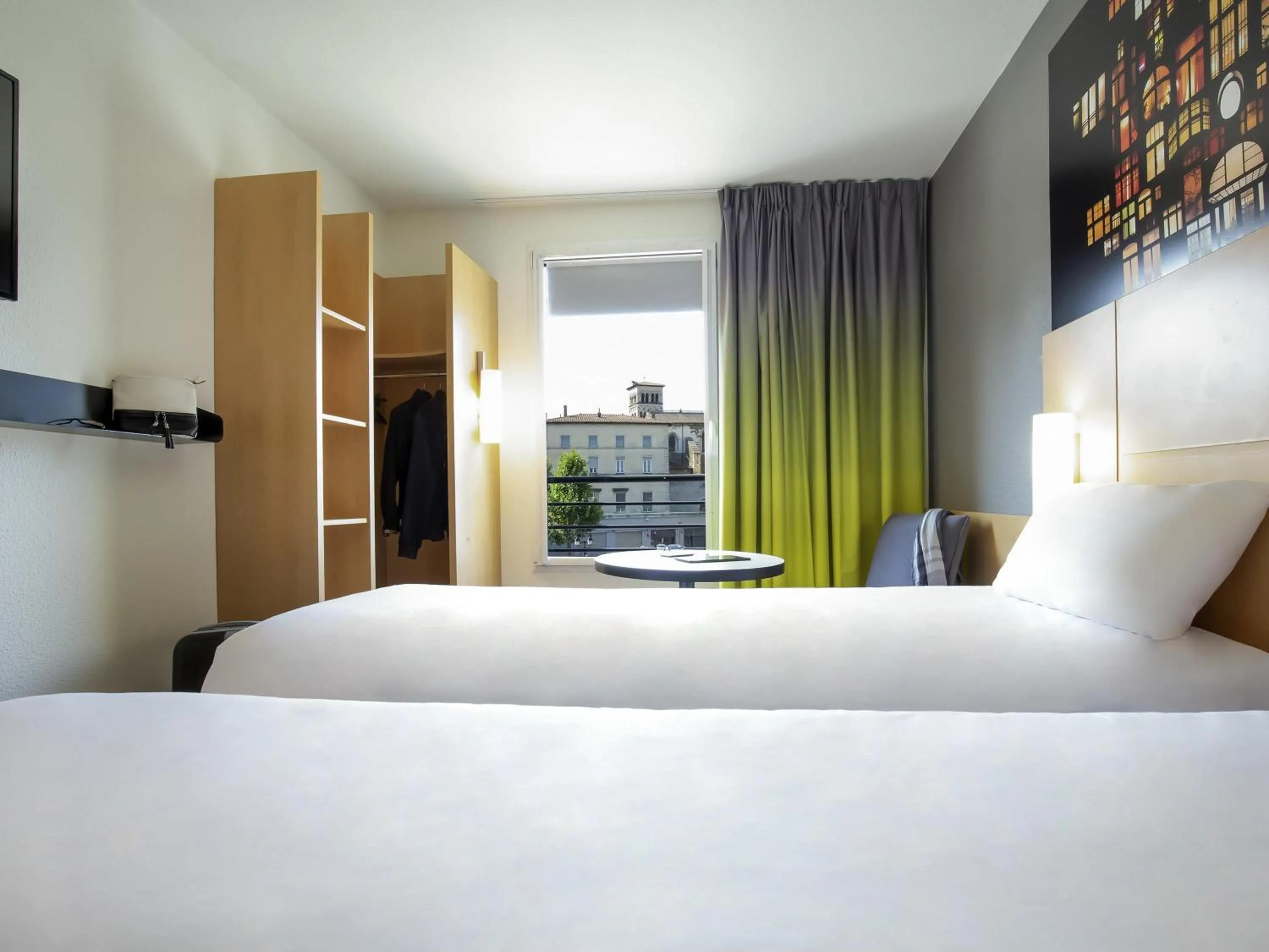 Bedroom, Bed in ibis Lyon Sud Vienne Saint-Louis