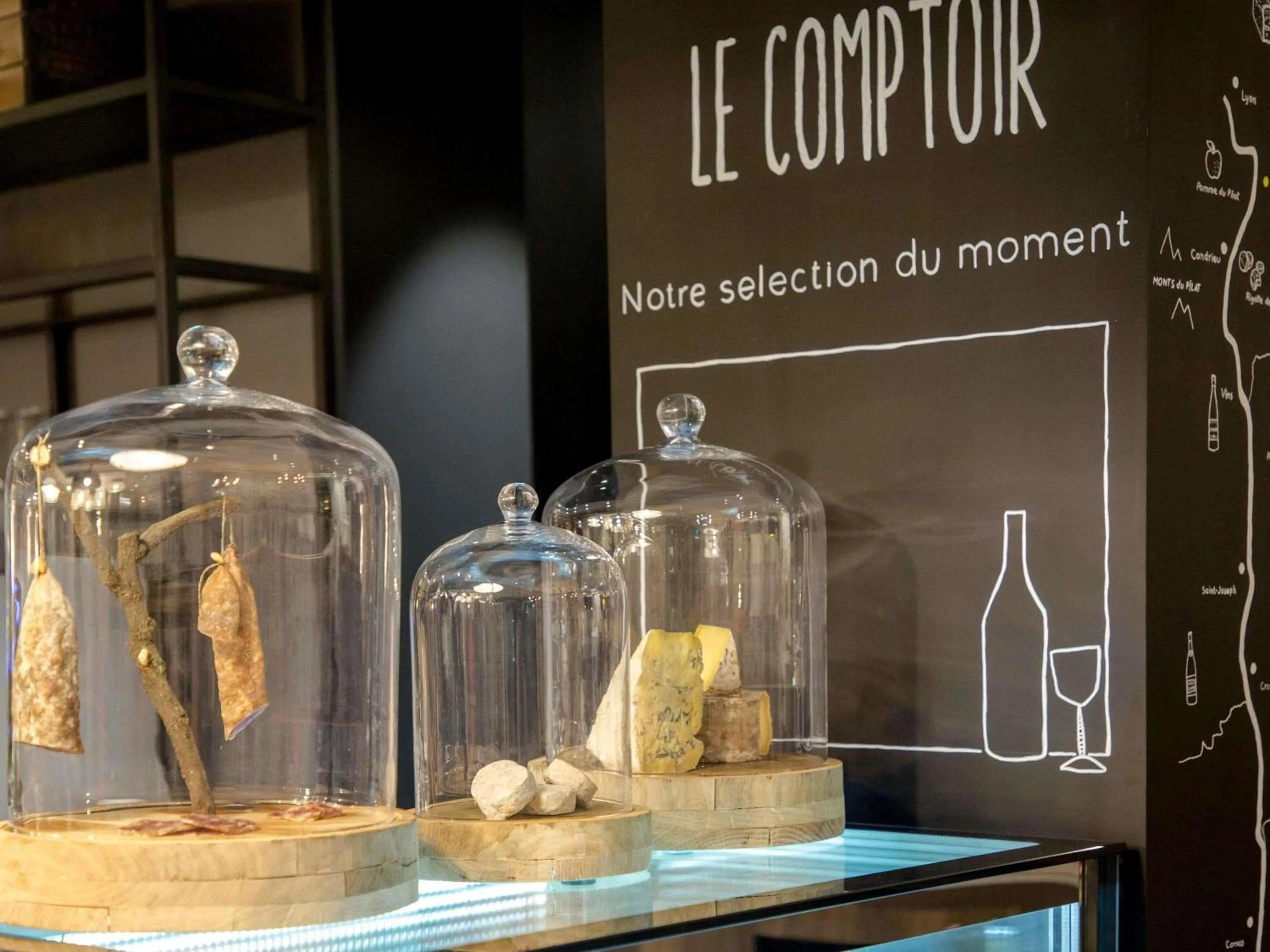 Lounge or bar in ibis Lyon Sud Vienne Saint-Louis