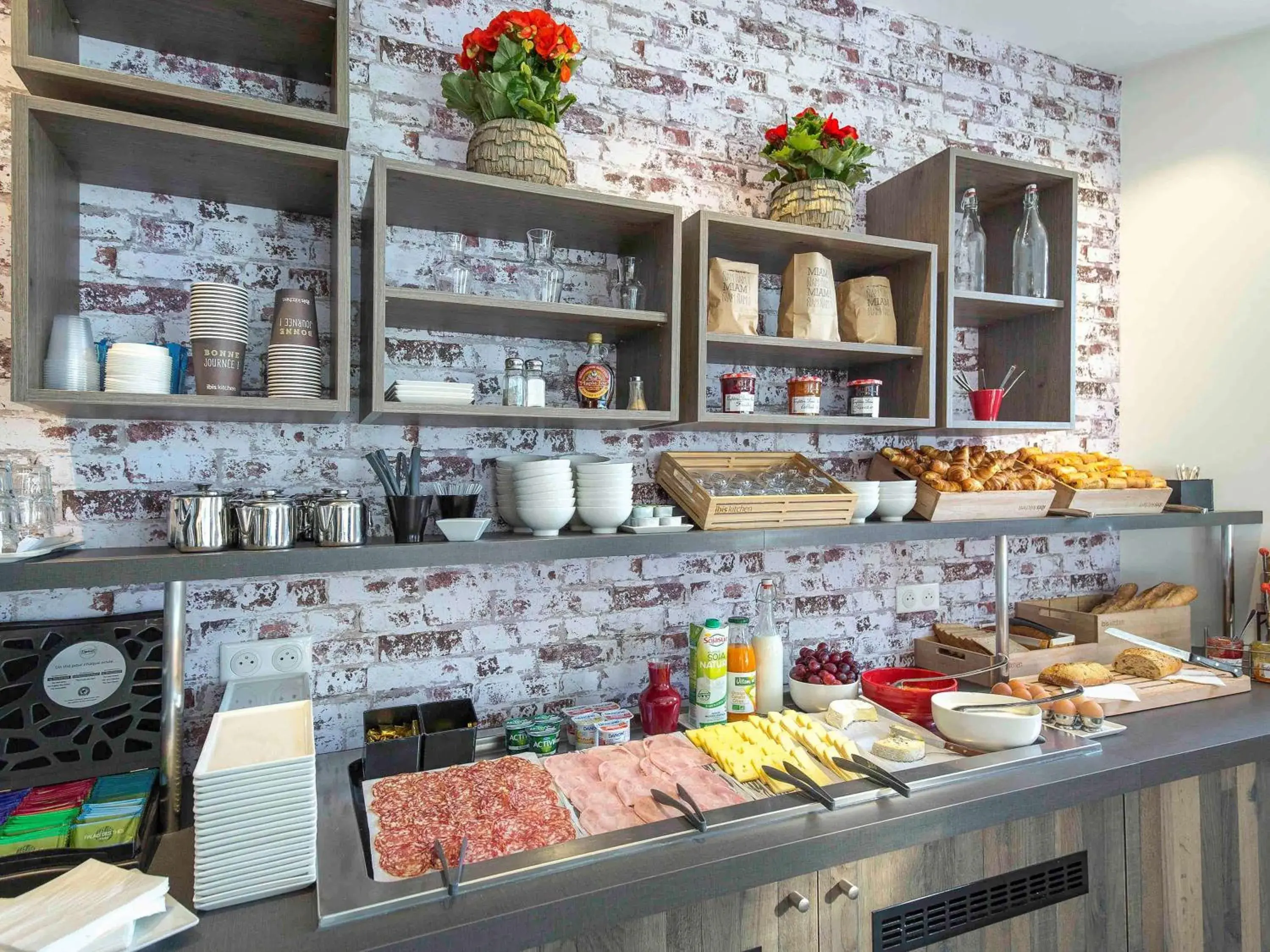 Restaurant/places to eat in ibis Lyon Sud Vienne Saint-Louis Restaurant/places to eat in ibis Lyon Sud Vienne Saint-Louis