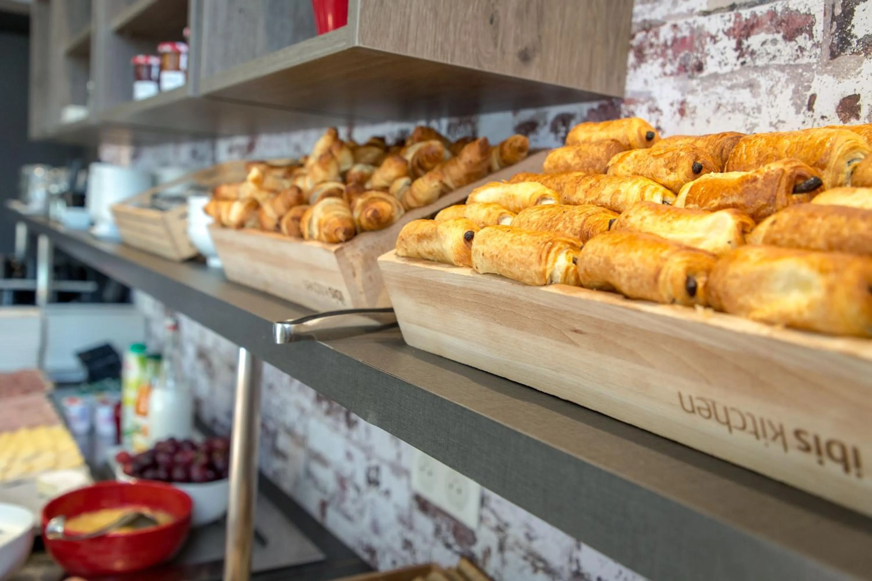 Buffet breakfast in ibis Lyon Sud Vienne Saint-Louis