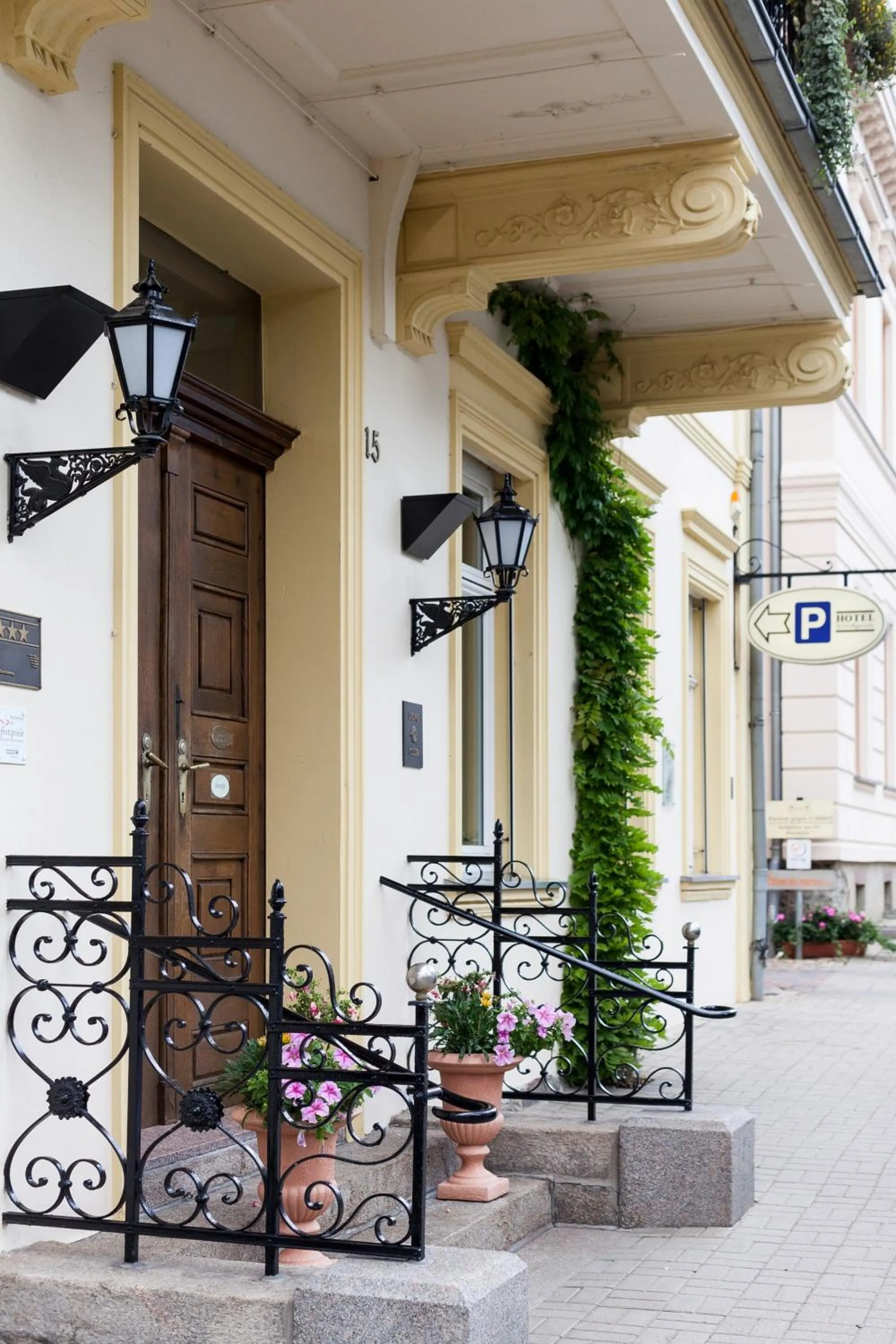 Facade/entrance in Hotel Garni Schlossgarten