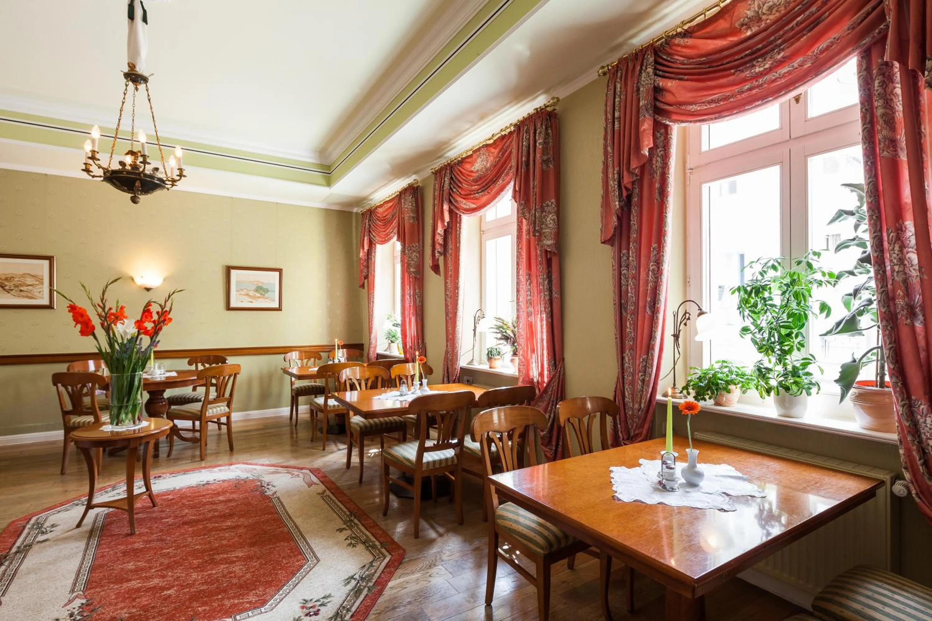 Breakfast in Hotel Garni Schlossgarten