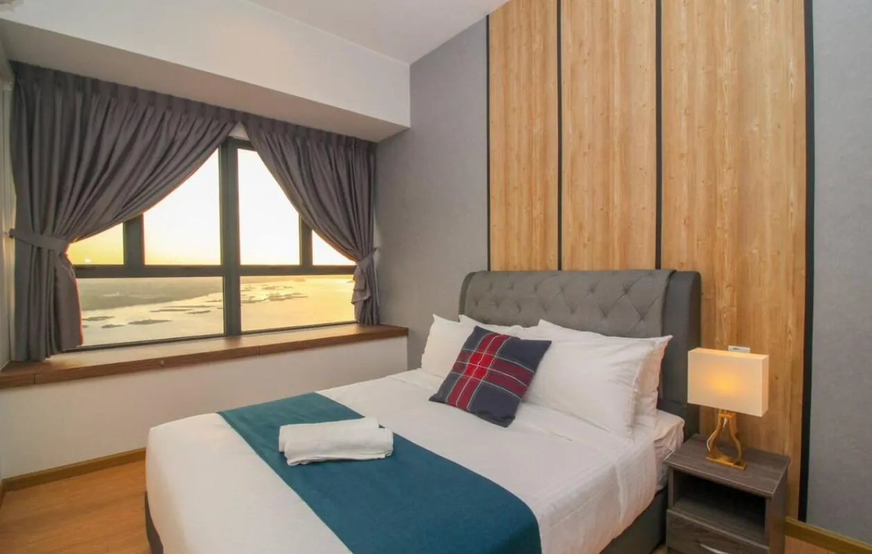 Bedroom, Bed in Country Garden Danga Bay @ UHA