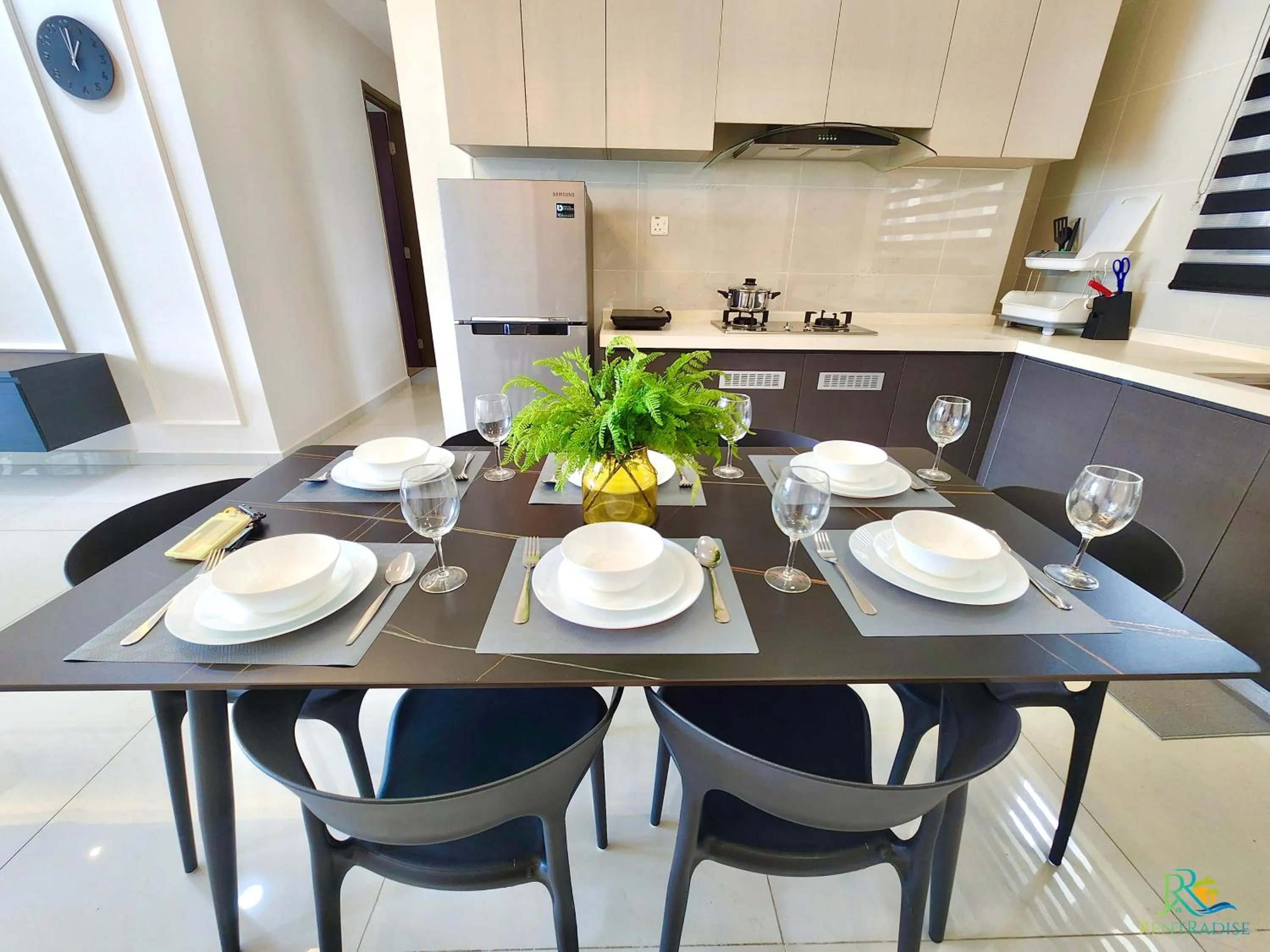 Dining area in Country Garden Danga Bay @ UHA