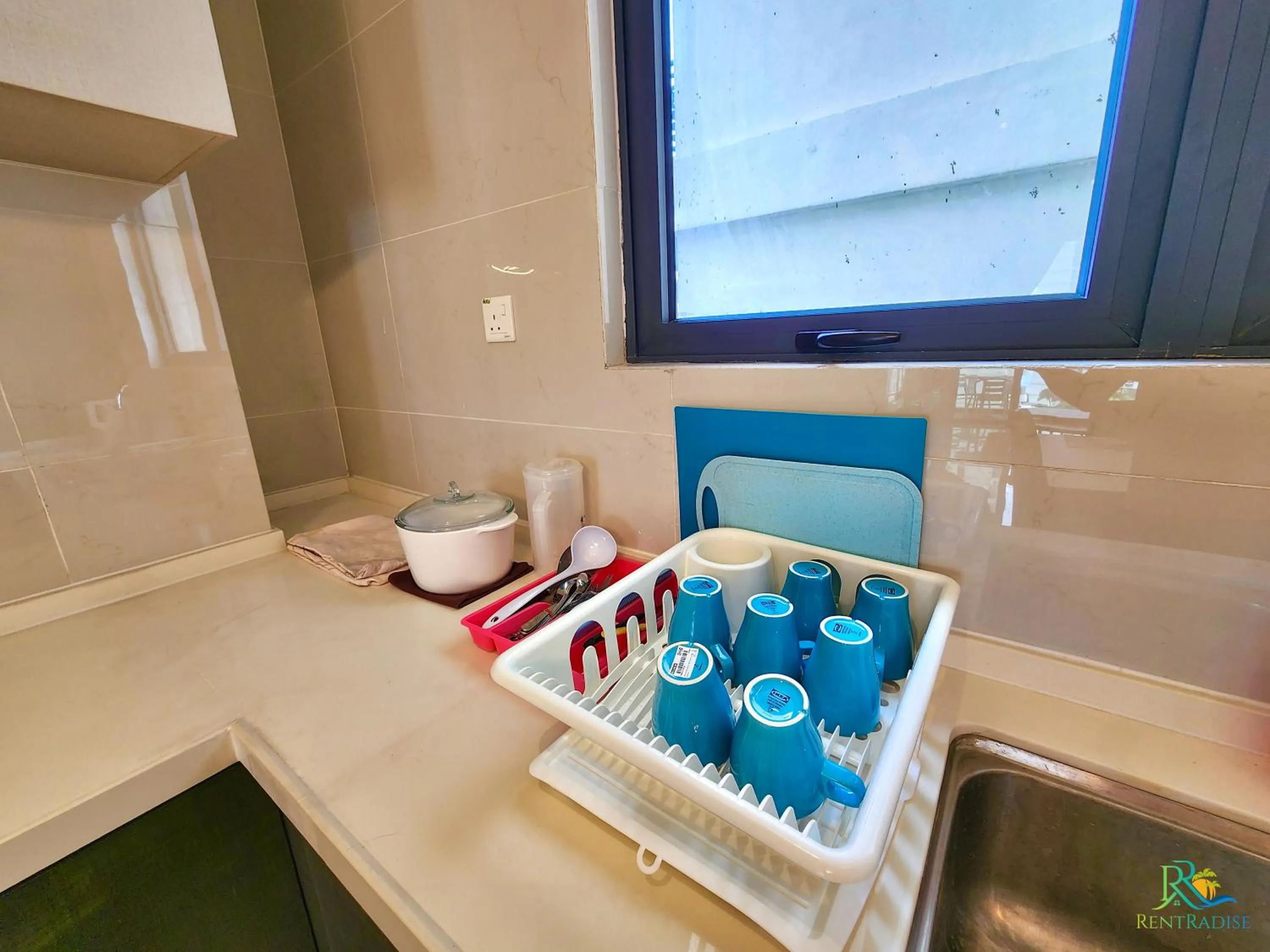 Kitchen or kitchenette in Country Garden Danga Bay @ UHA