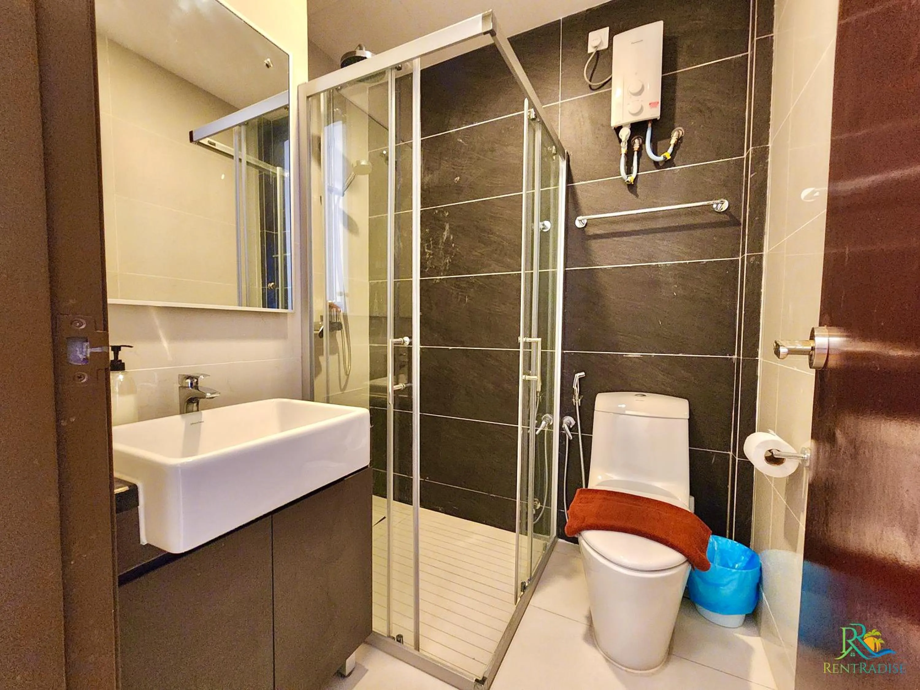 Bathroom in Country Garden Danga Bay @ UHA