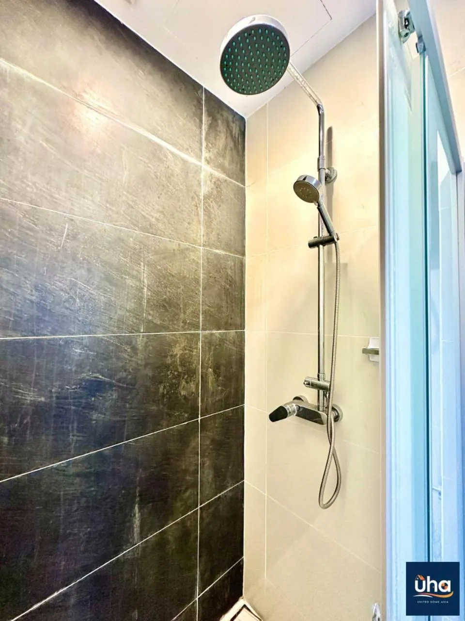 Bathroom in Country Garden Danga Bay @ UHA