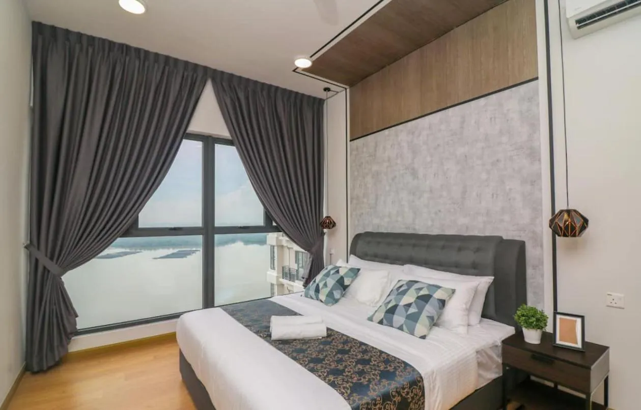 Bedroom, Bed in Country Garden Danga Bay @ UHA