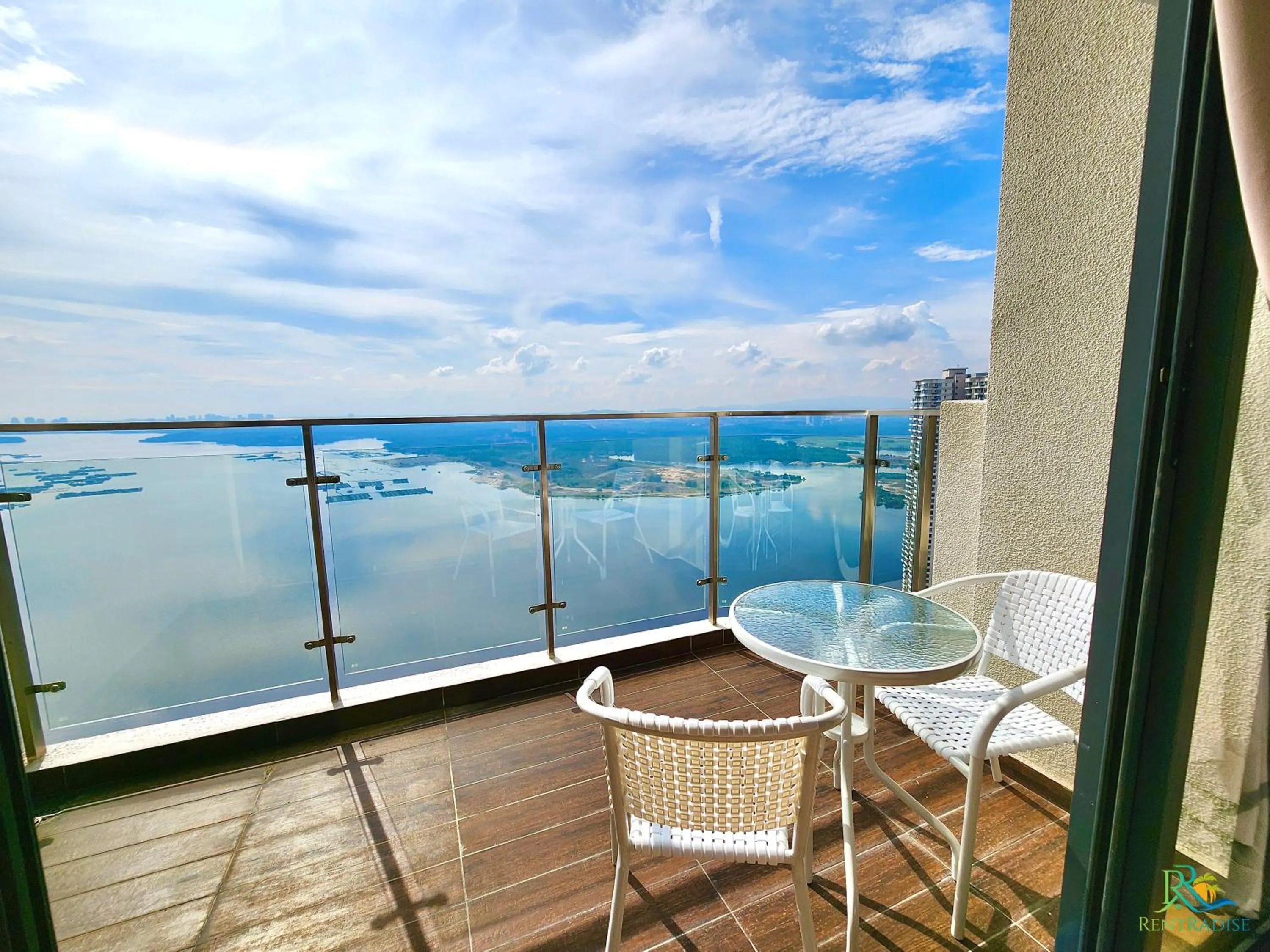 Balcony/Terrace in Country Garden Danga Bay @ UHA