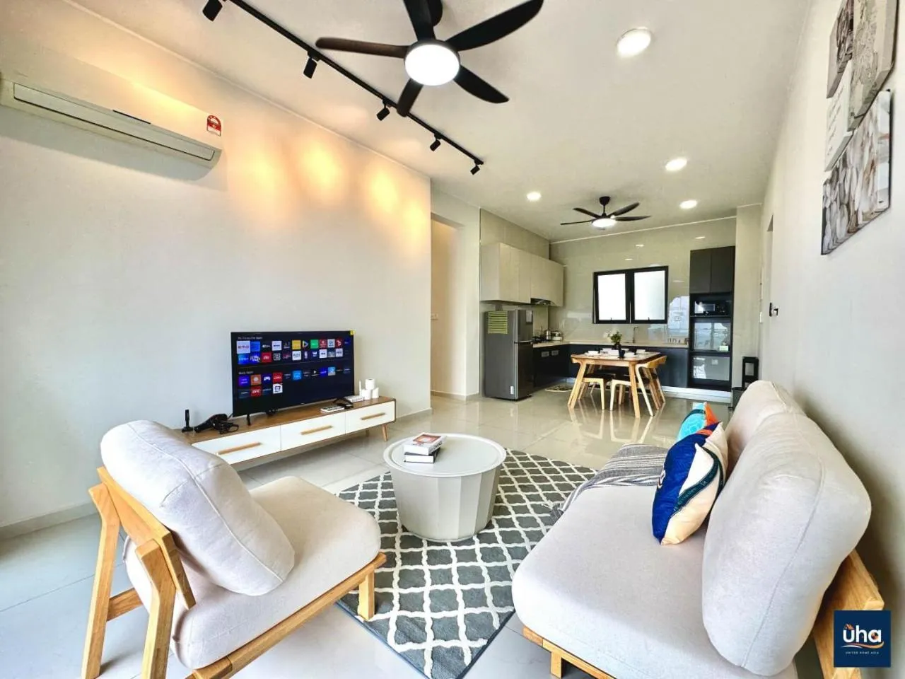 TV and multimedia in Country Garden Danga Bay @ UHA