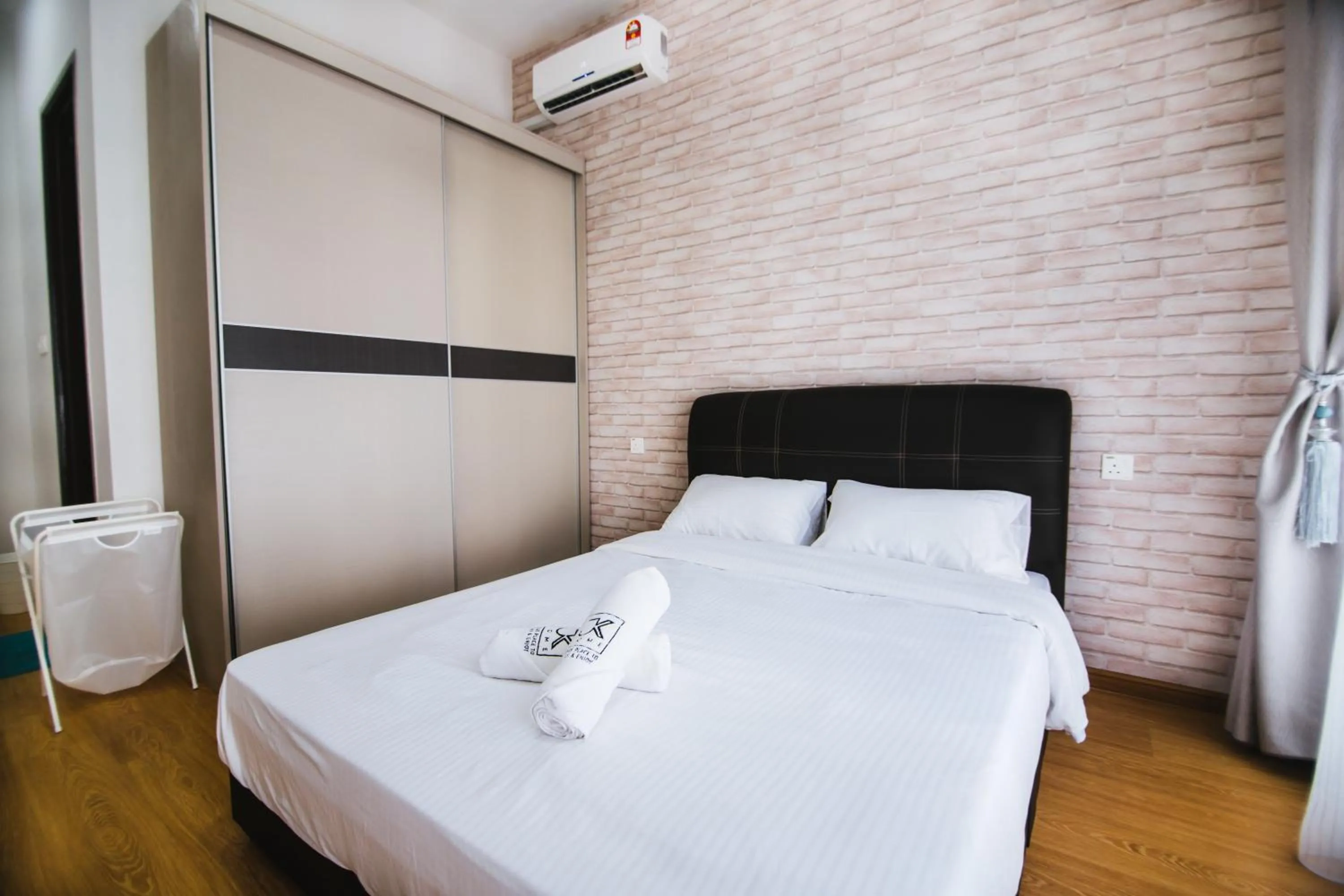 Bedroom, Bed in Country Garden Danga Bay @ UHA