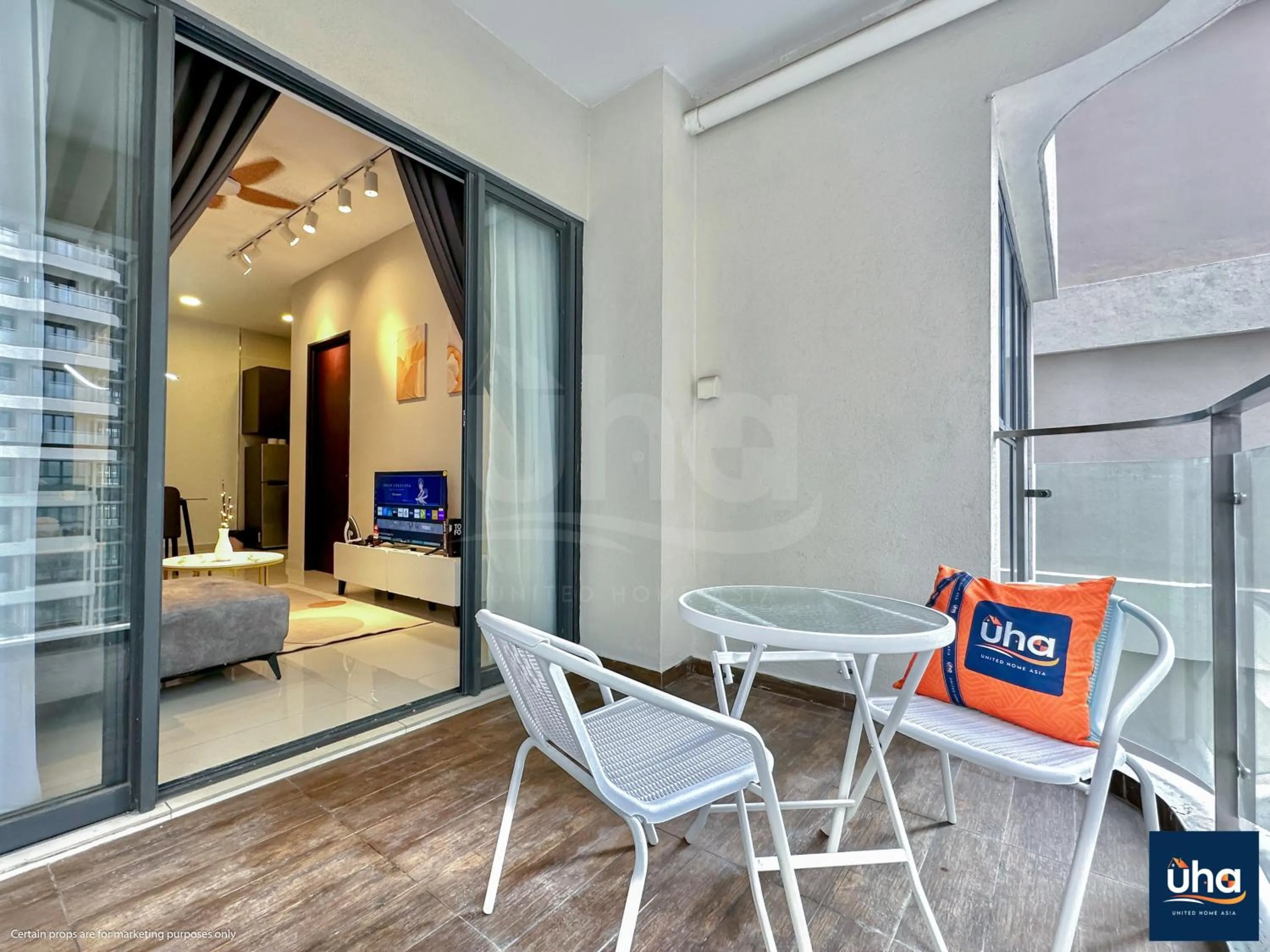 Balcony/Terrace, Bed in Country Garden Danga Bay @ UHA