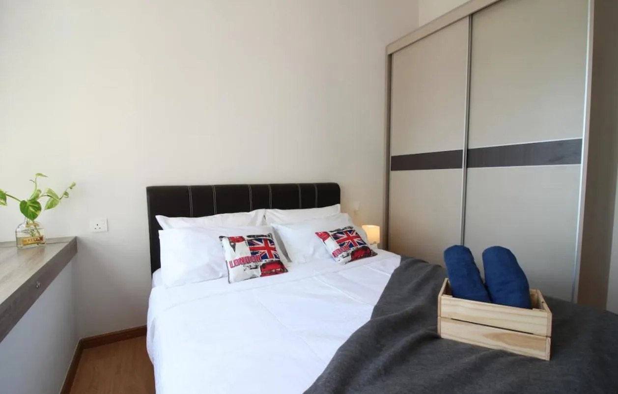 Bed in Country Garden Danga Bay @ UHA