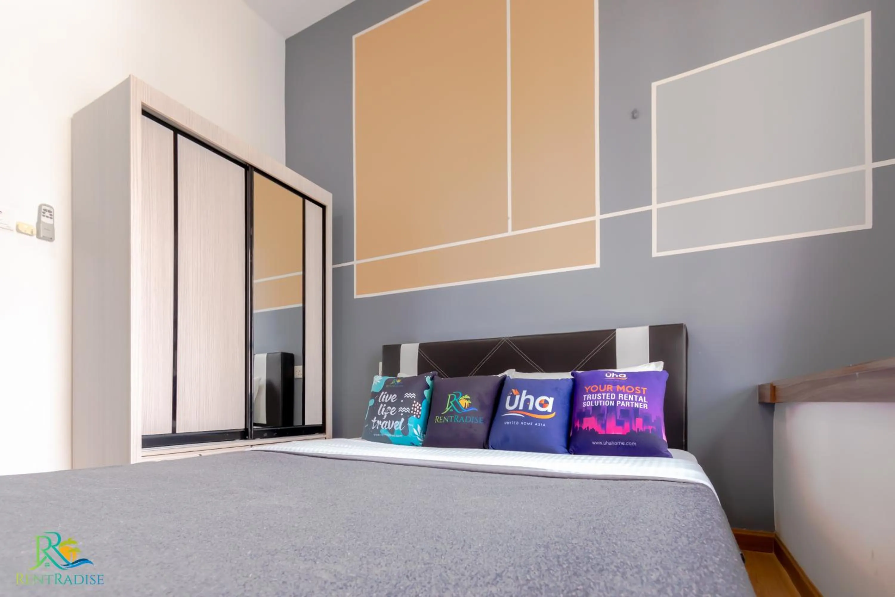 Bedroom, Bed in Country Garden Danga Bay @ UHA