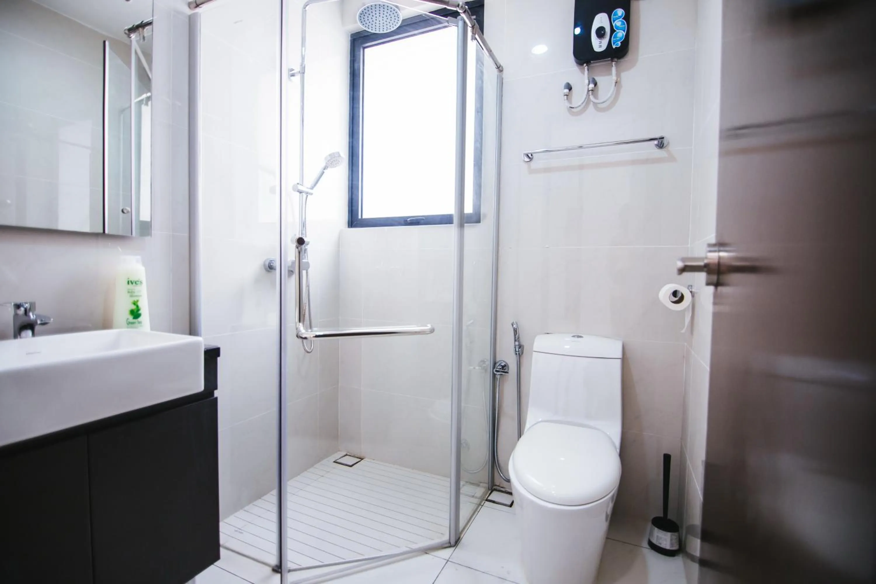 Bathroom in Country Garden Danga Bay @ UHA