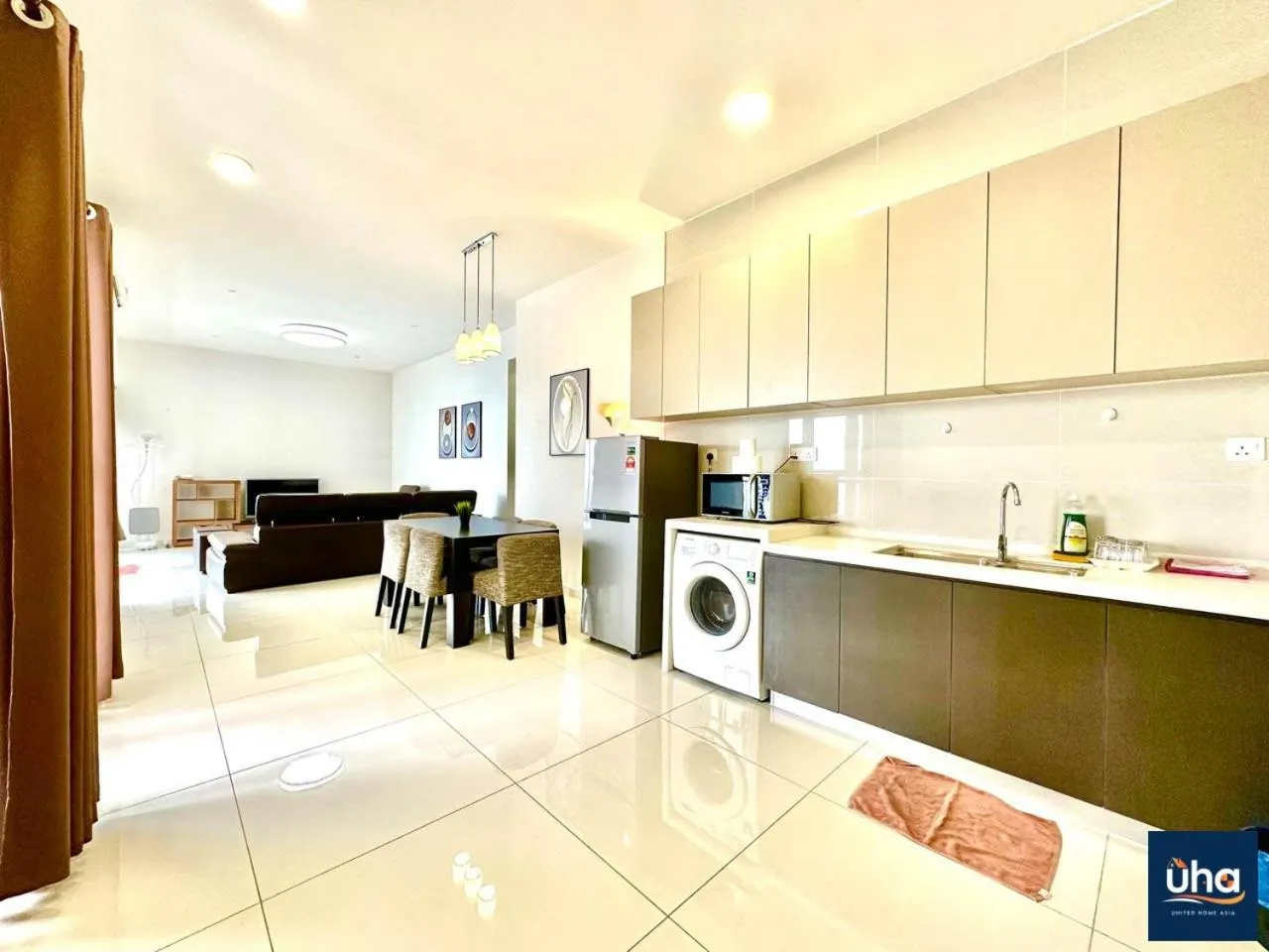 Kitchen or kitchenette in Country Garden Danga Bay @ UHA