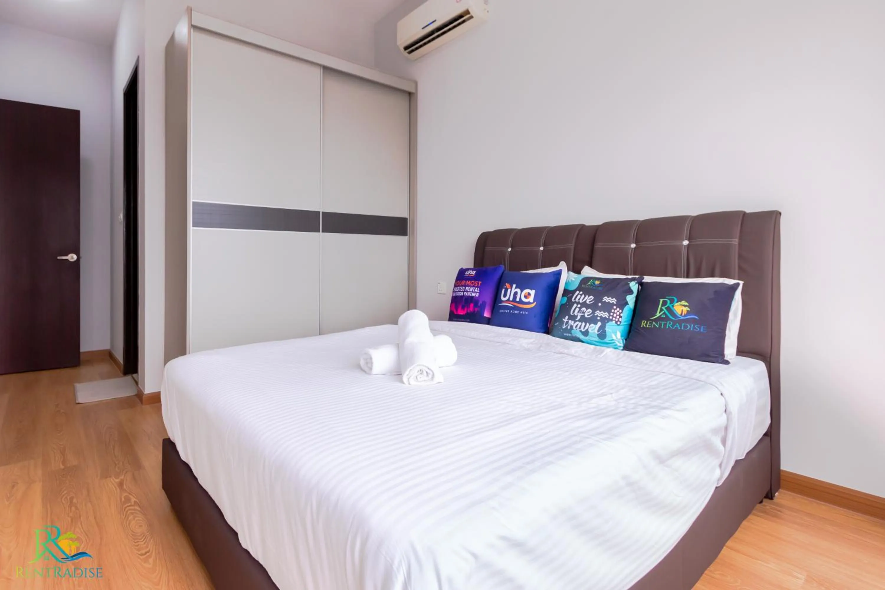 Bedroom, Bed in Country Garden Danga Bay @ UHA