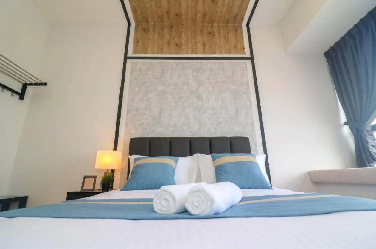 Bedroom, Bed in Country Garden Danga Bay @ UHA
