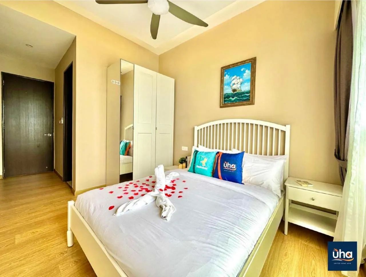 Bed in Country Garden Danga Bay @ UHA