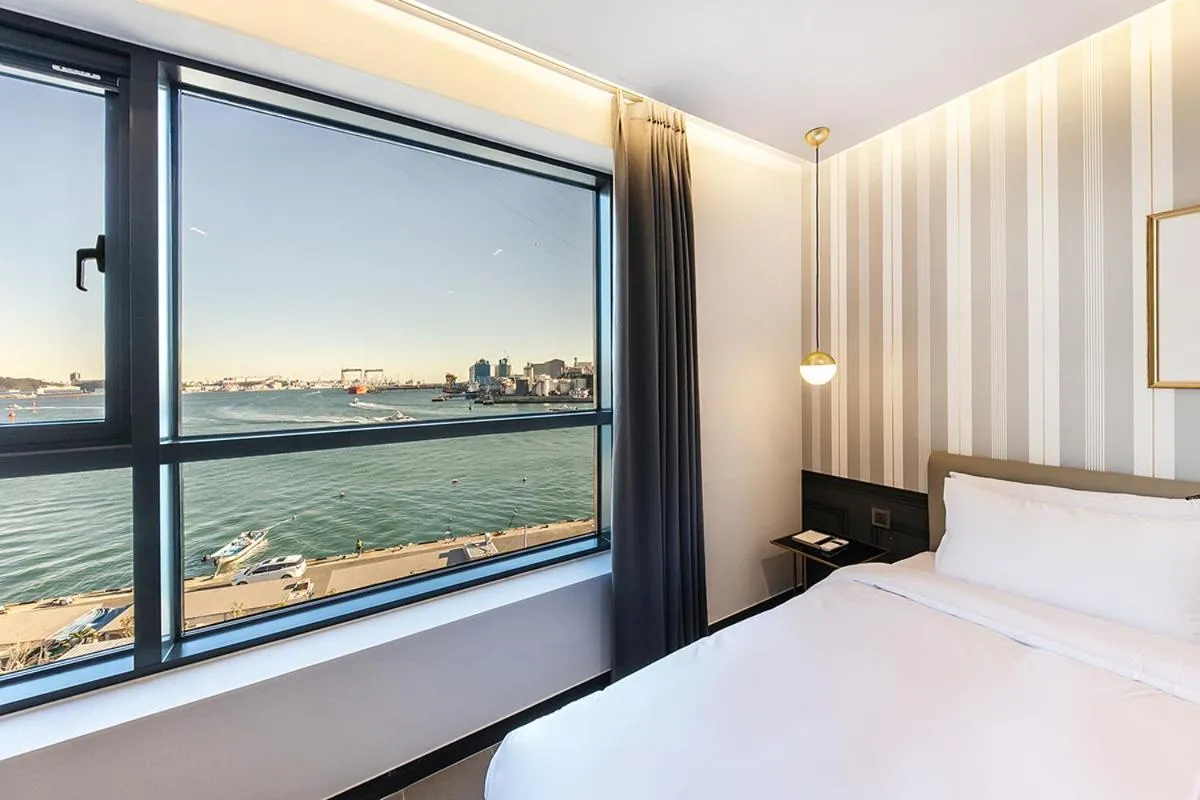 Natural landscape, Bed in Brown Dot Hotel Ulsan Jangsaengpo