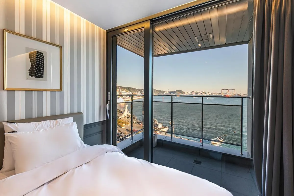 View (from property/room), Bed in Brown Dot Hotel Ulsan Jangsaengpo