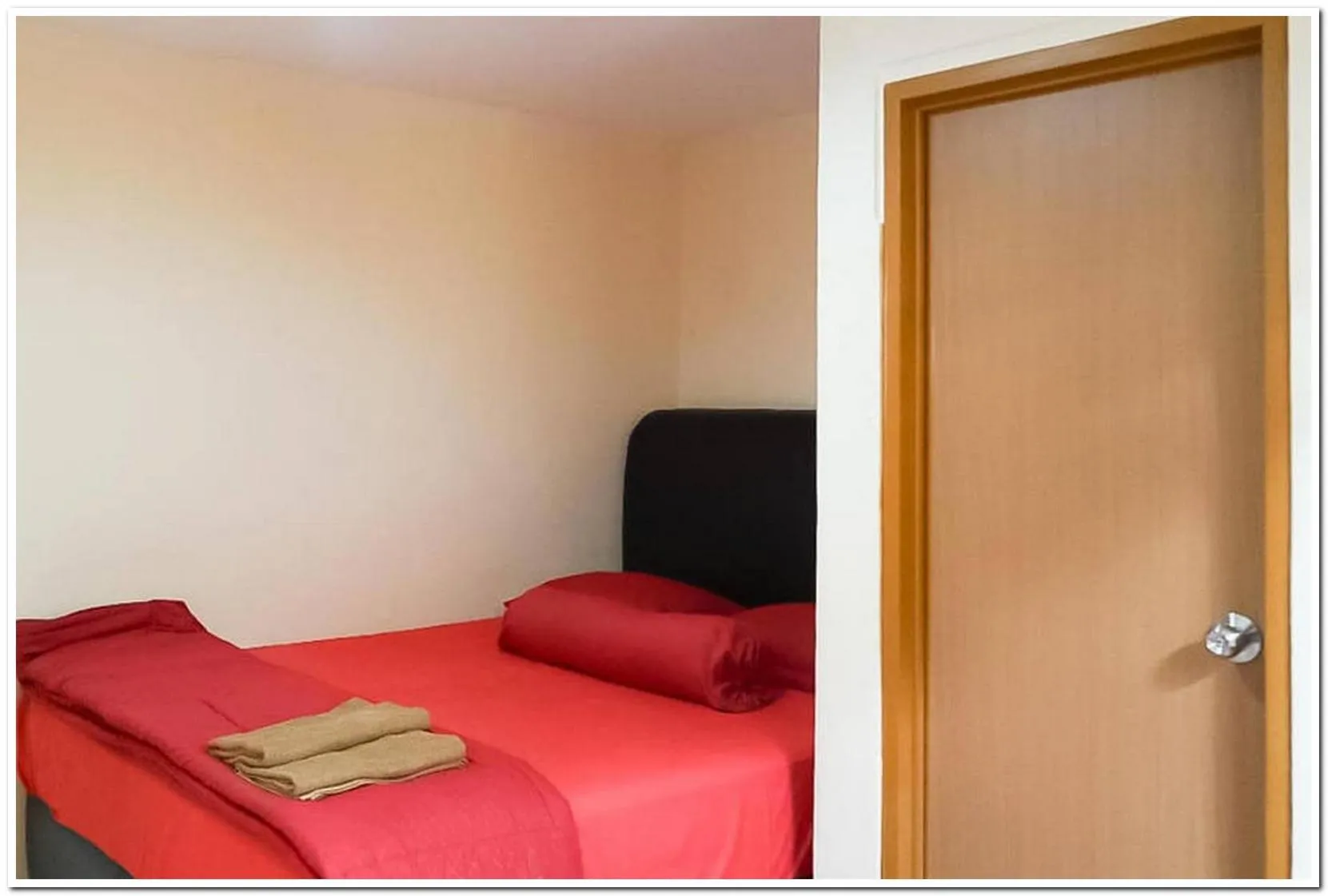 Bed in Pondok Malabar Mitra RedDoorz