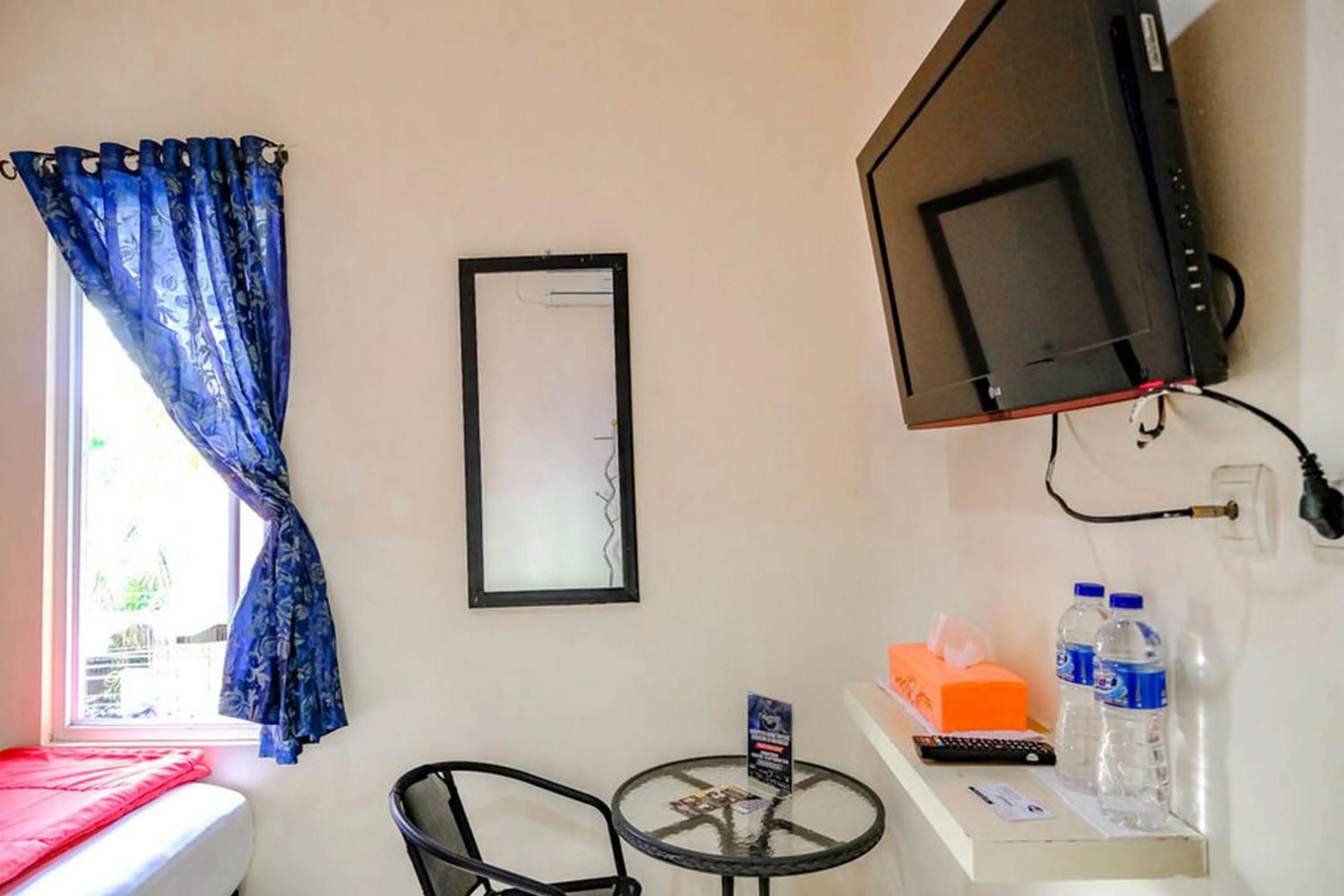 Bed in Pondok Malabar Mitra RedDoorz