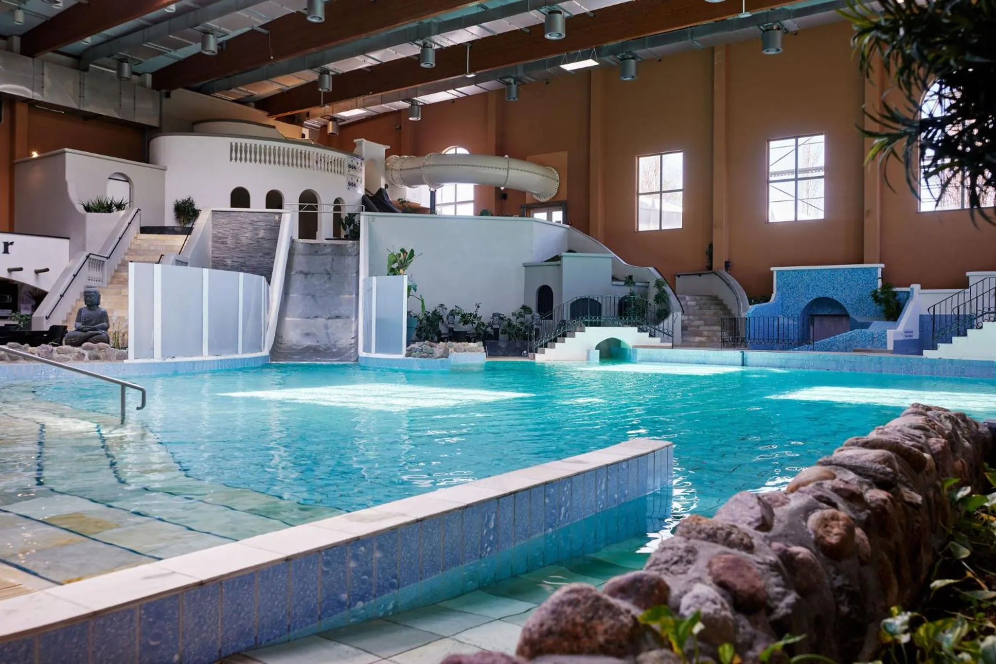 Swimming pool in Van der Valk Resort Linstow