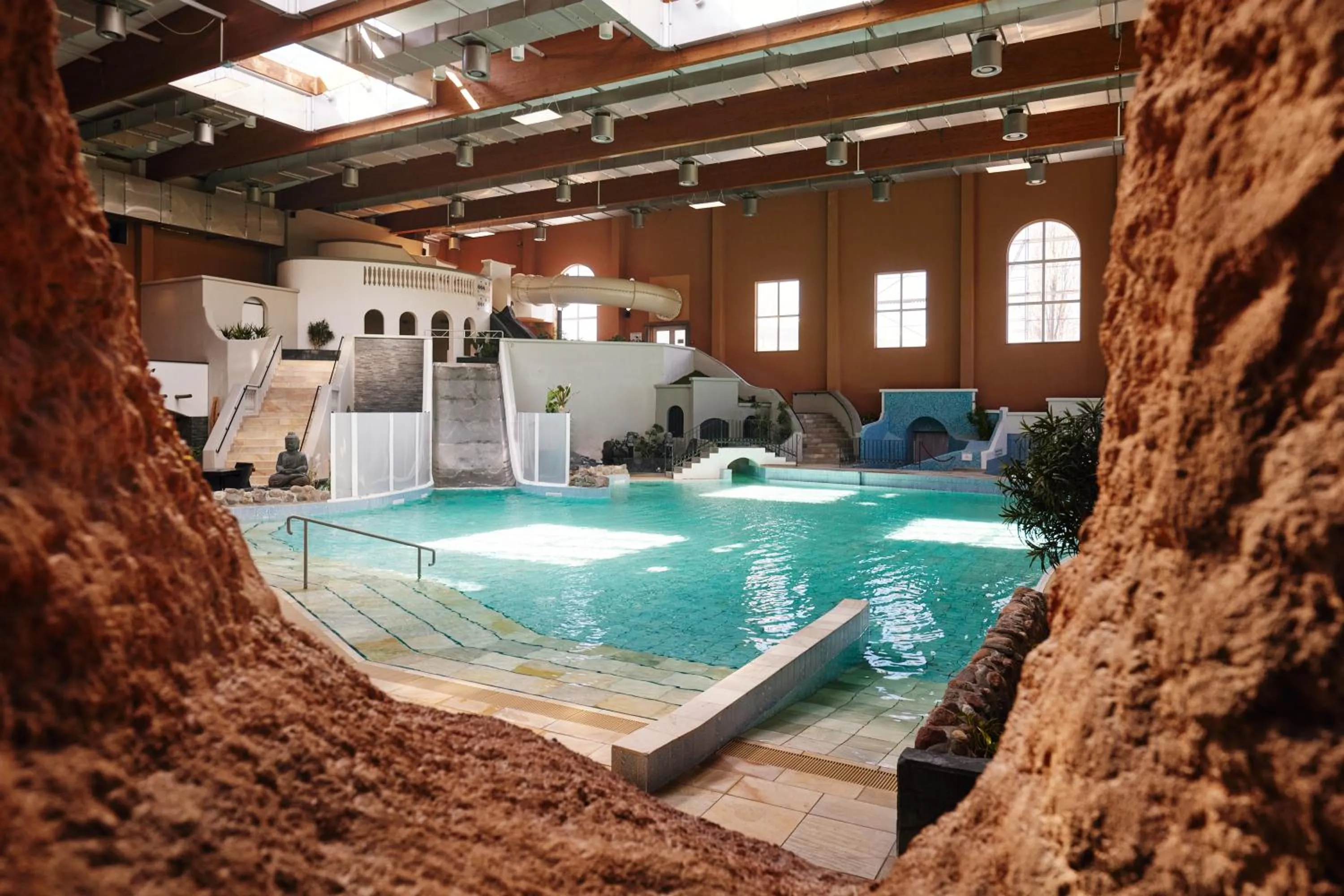 Swimming pool in Van der Valk Resort Linstow