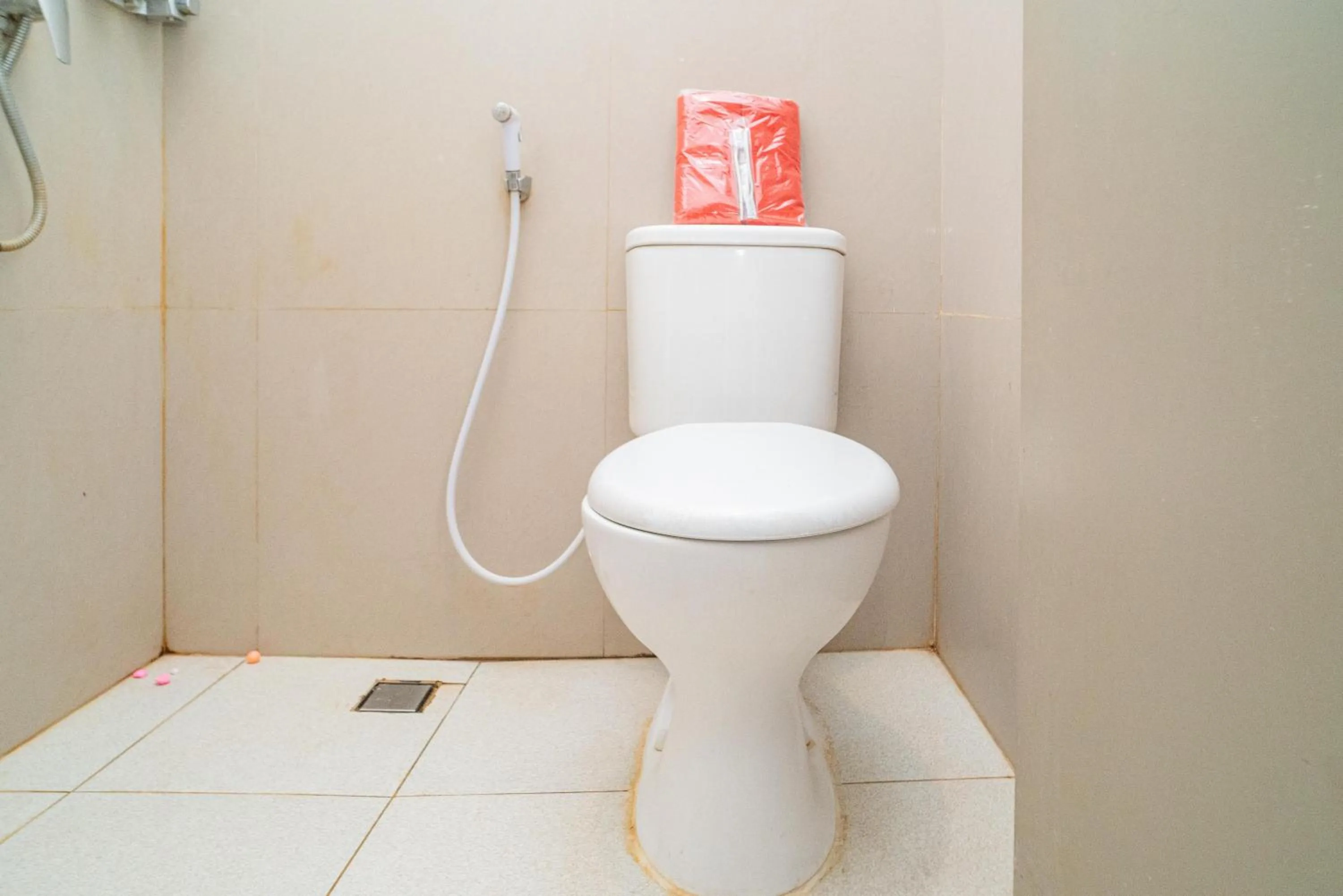 RedDoorz at MERR Rungkut Jl Gunung Anyar