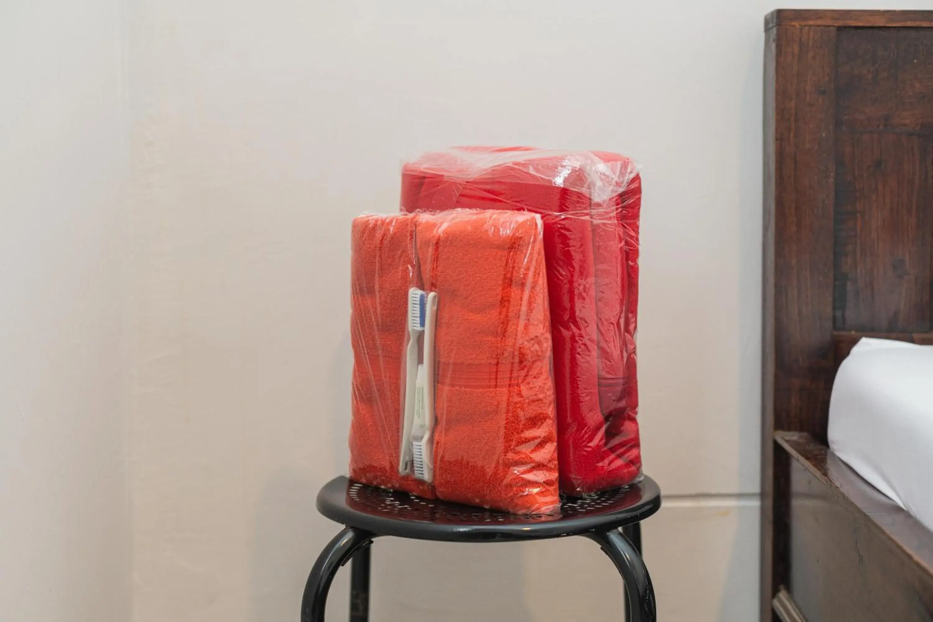 Bed in RedDoorz at MERR Rungkut Jl Gunung Anyar Bed in RedDoorz at MERR Rungkut Jl Gunung Anyar