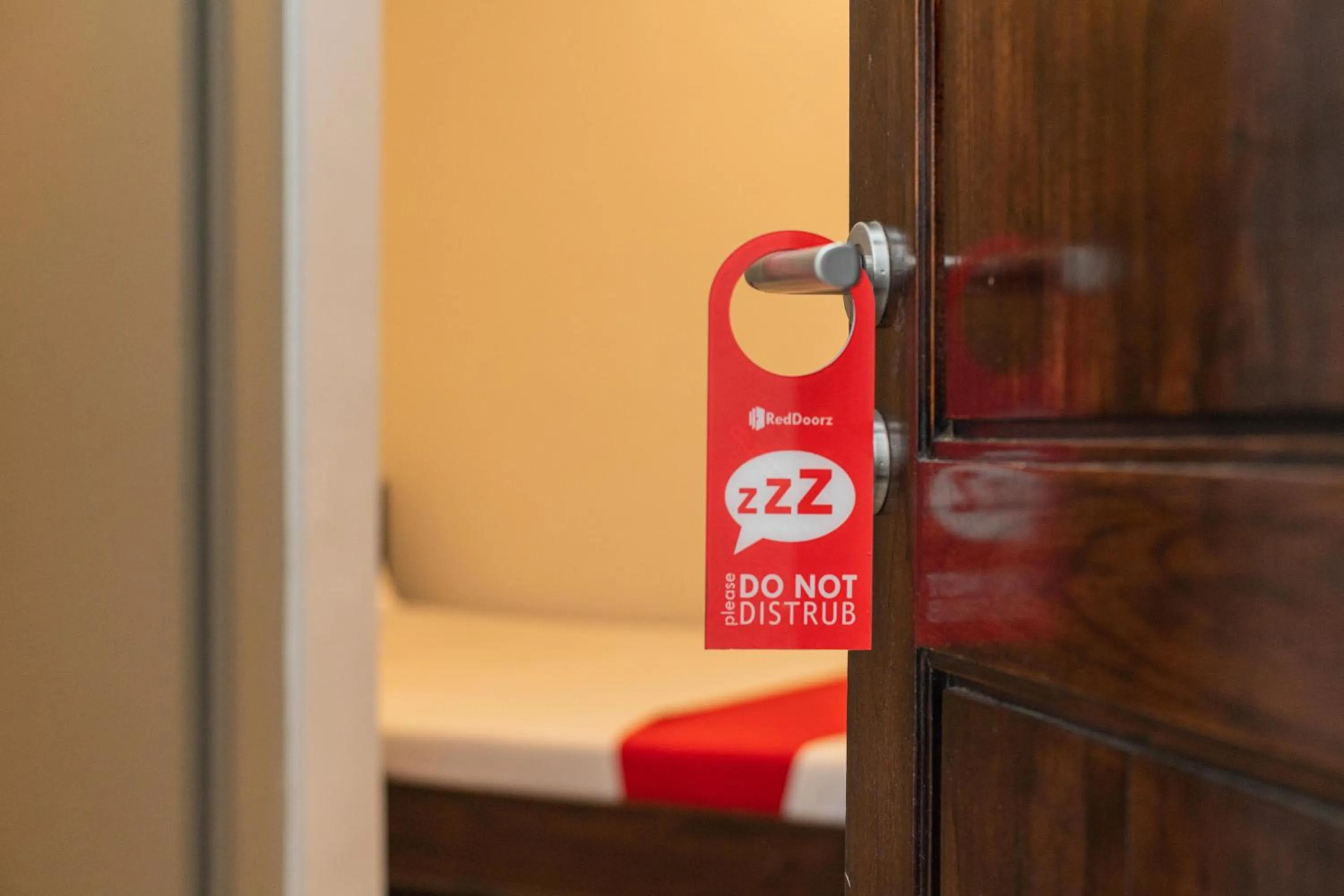 RedDoorz at MERR Rungkut Jl Gunung Anyar