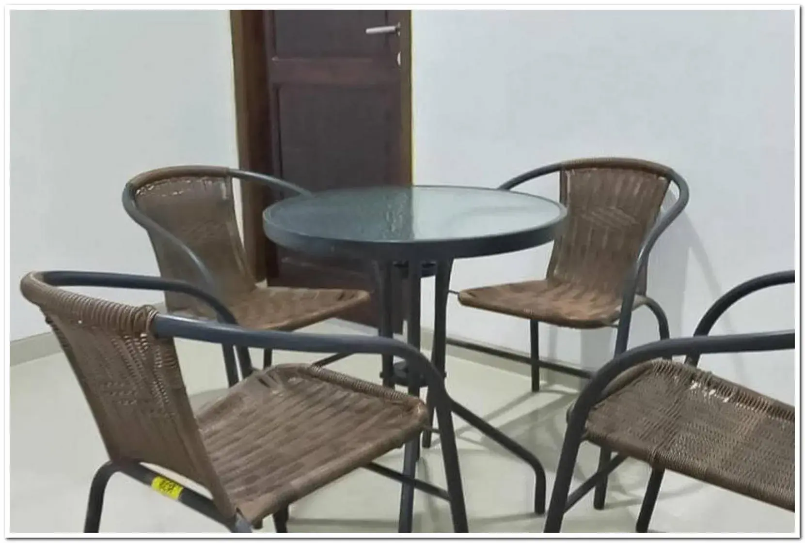 Facade/entrance in RedDoorz at MERR Rungkut Jl Gunung Anyar Facade/entrance in RedDoorz at MERR Rungkut Jl Gunung Anyar