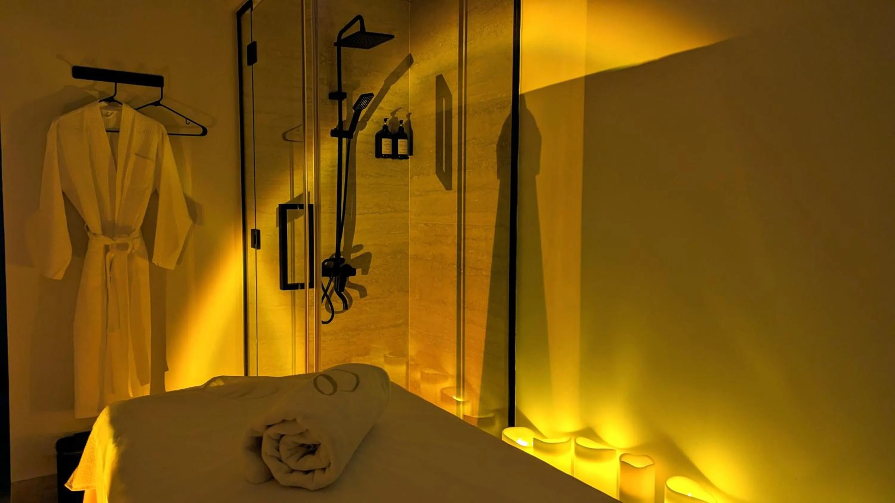 Massage in Beach Walk Hotel Jumeirah