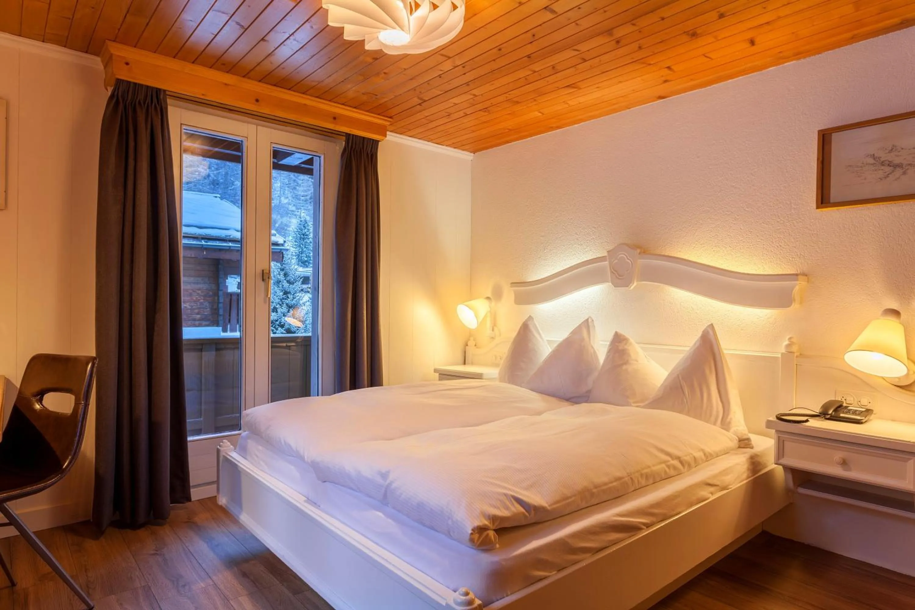 Photo of the whole room, Bed in Hotel THE LARIX ski-in ski-out