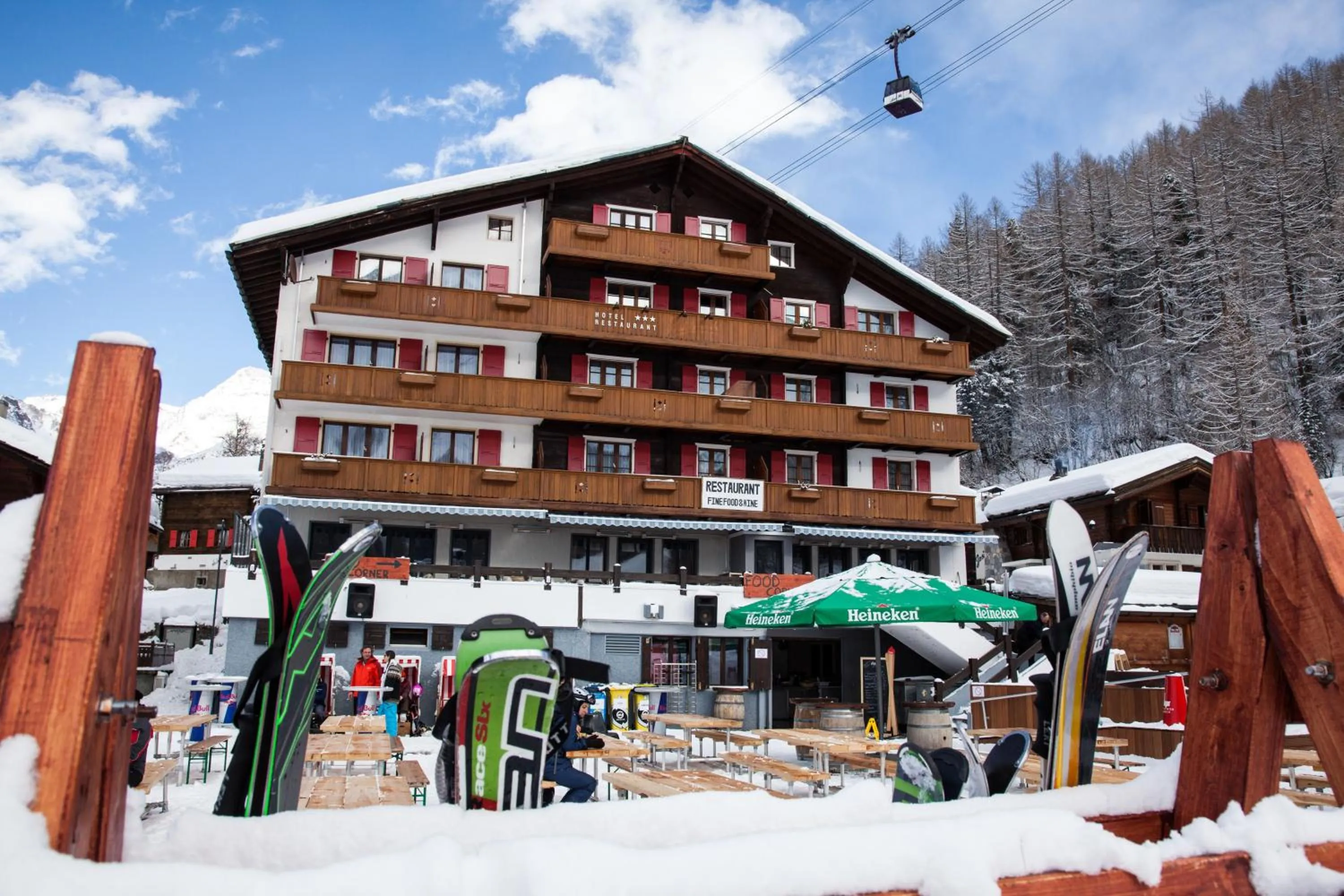 Property building in Hotel THE LARIX ski-in ski-out