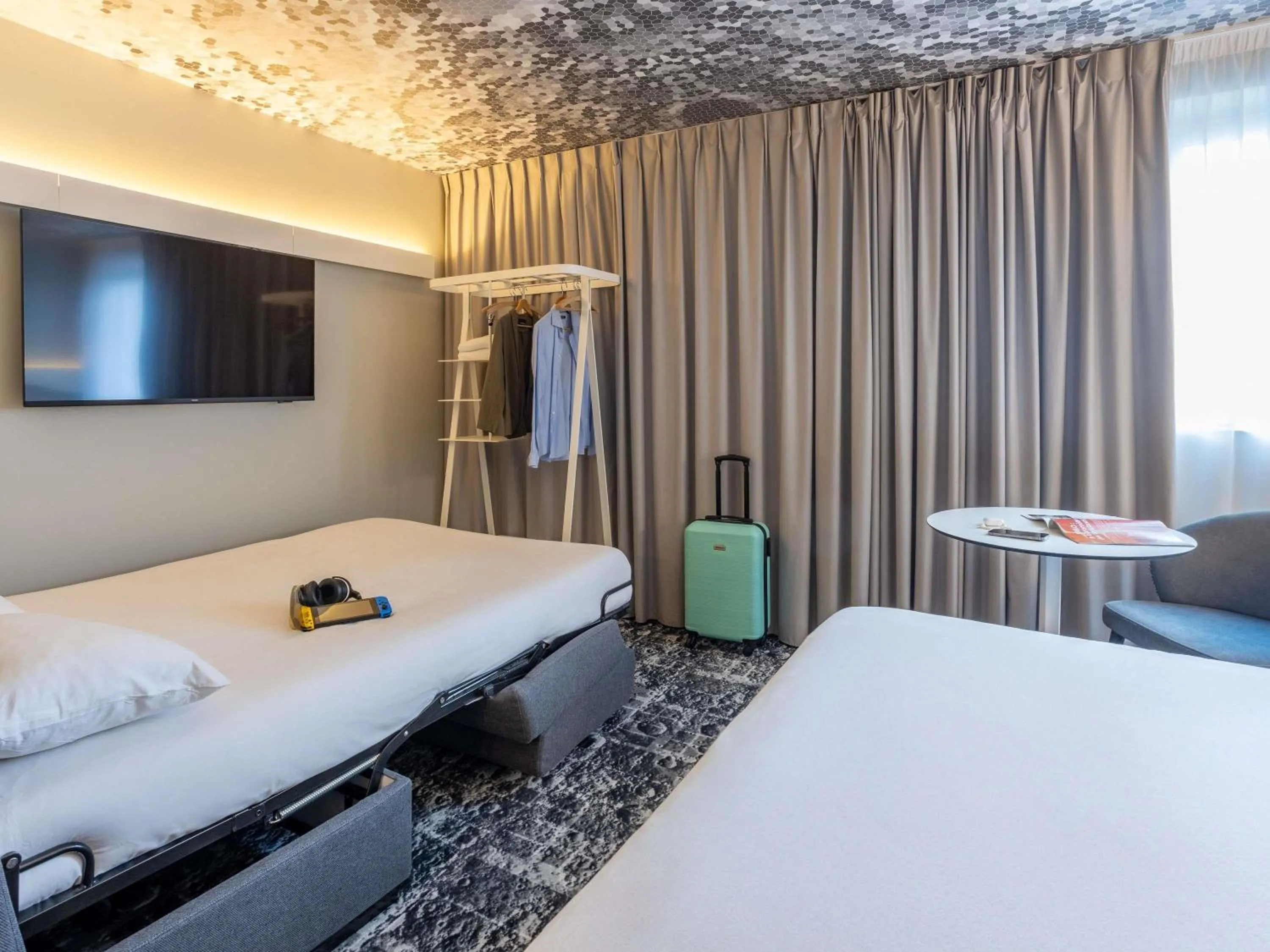 Bedroom, Bed in ibis Clermont Ferrand Montferrand