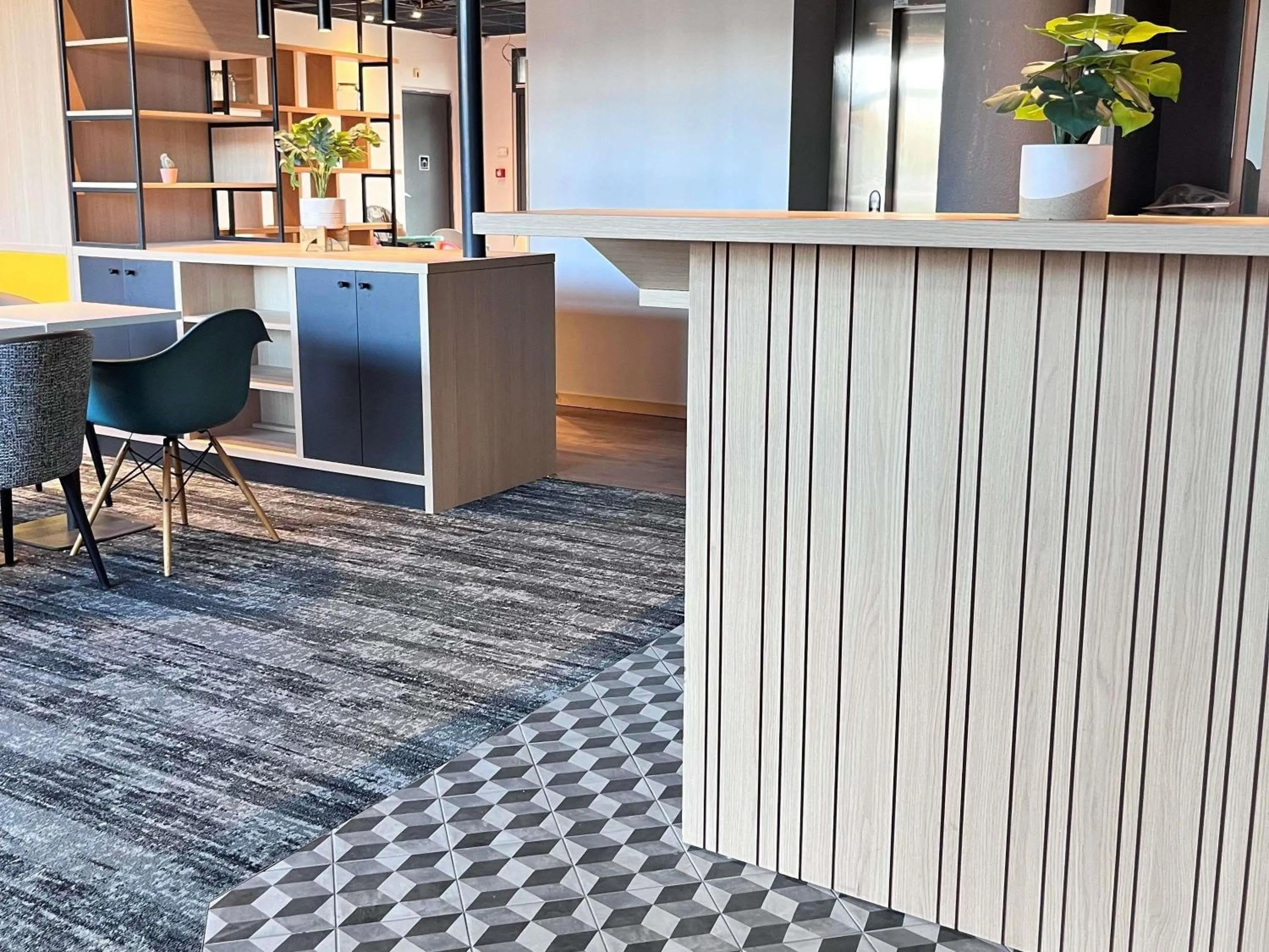 Lounge or bar in ibis Clermont Ferrand Montferrand