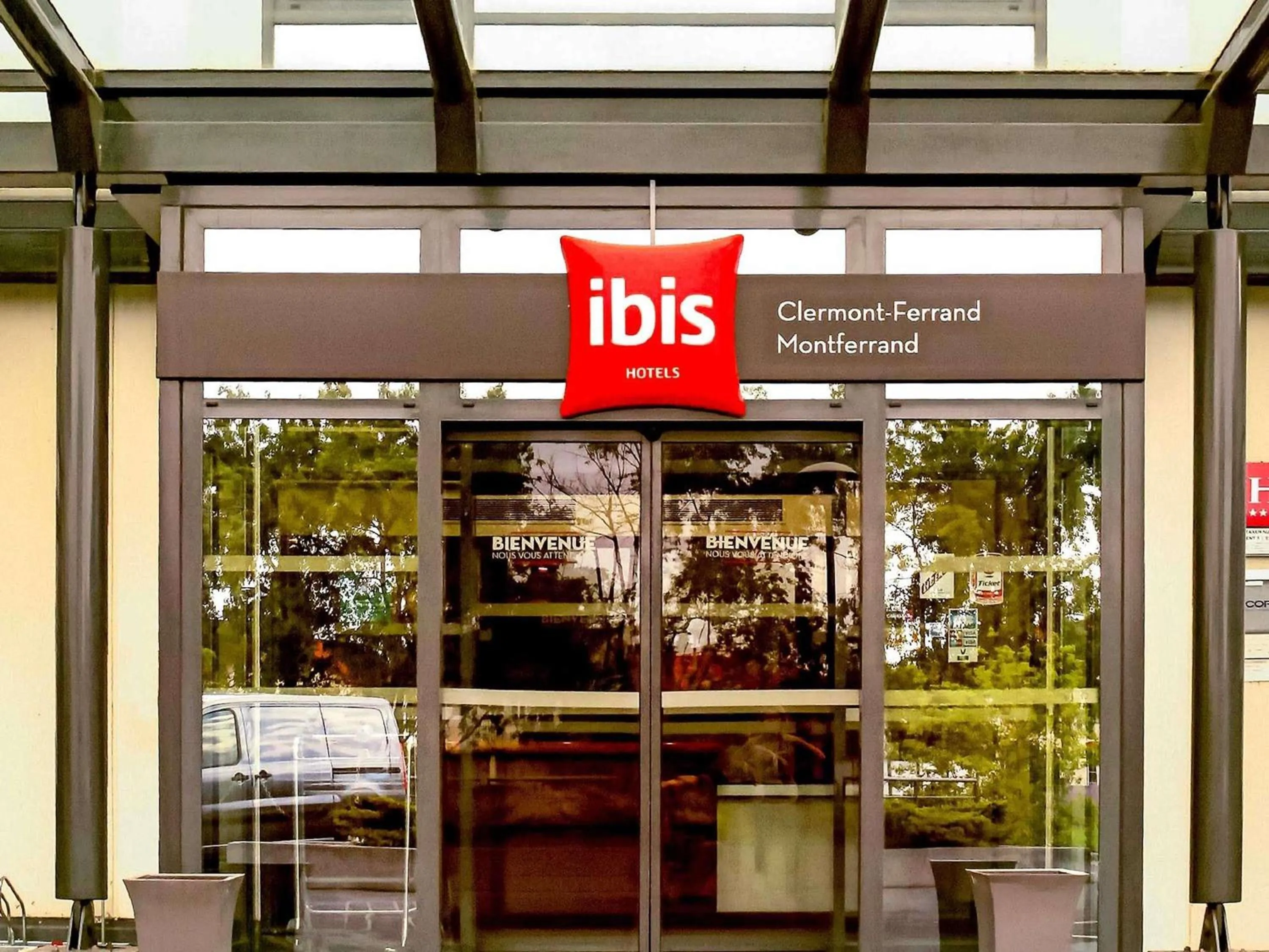 Property building in ibis Clermont Ferrand Montferrand