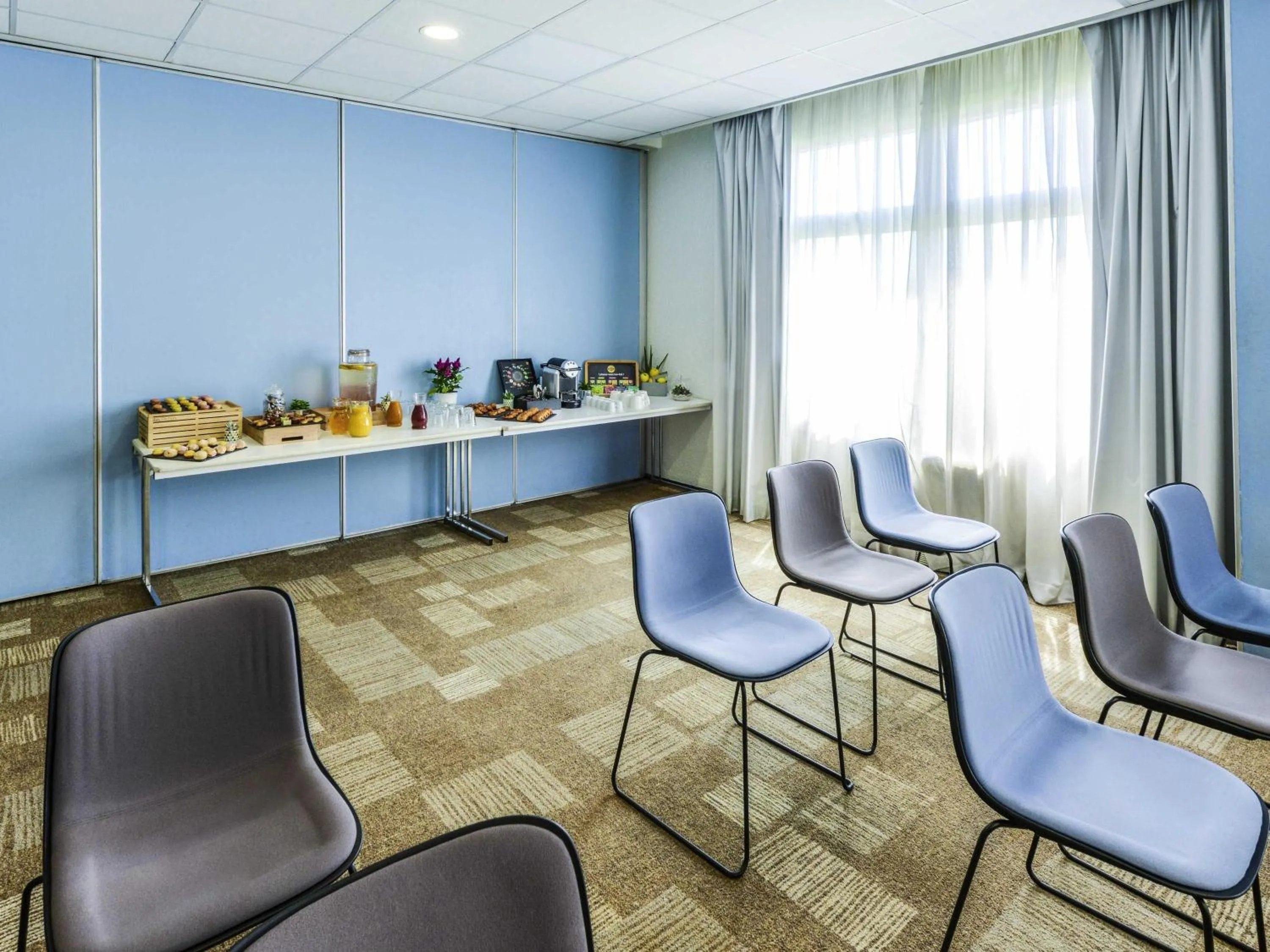 Meeting/conference room in ibis Clermont Ferrand Montferrand