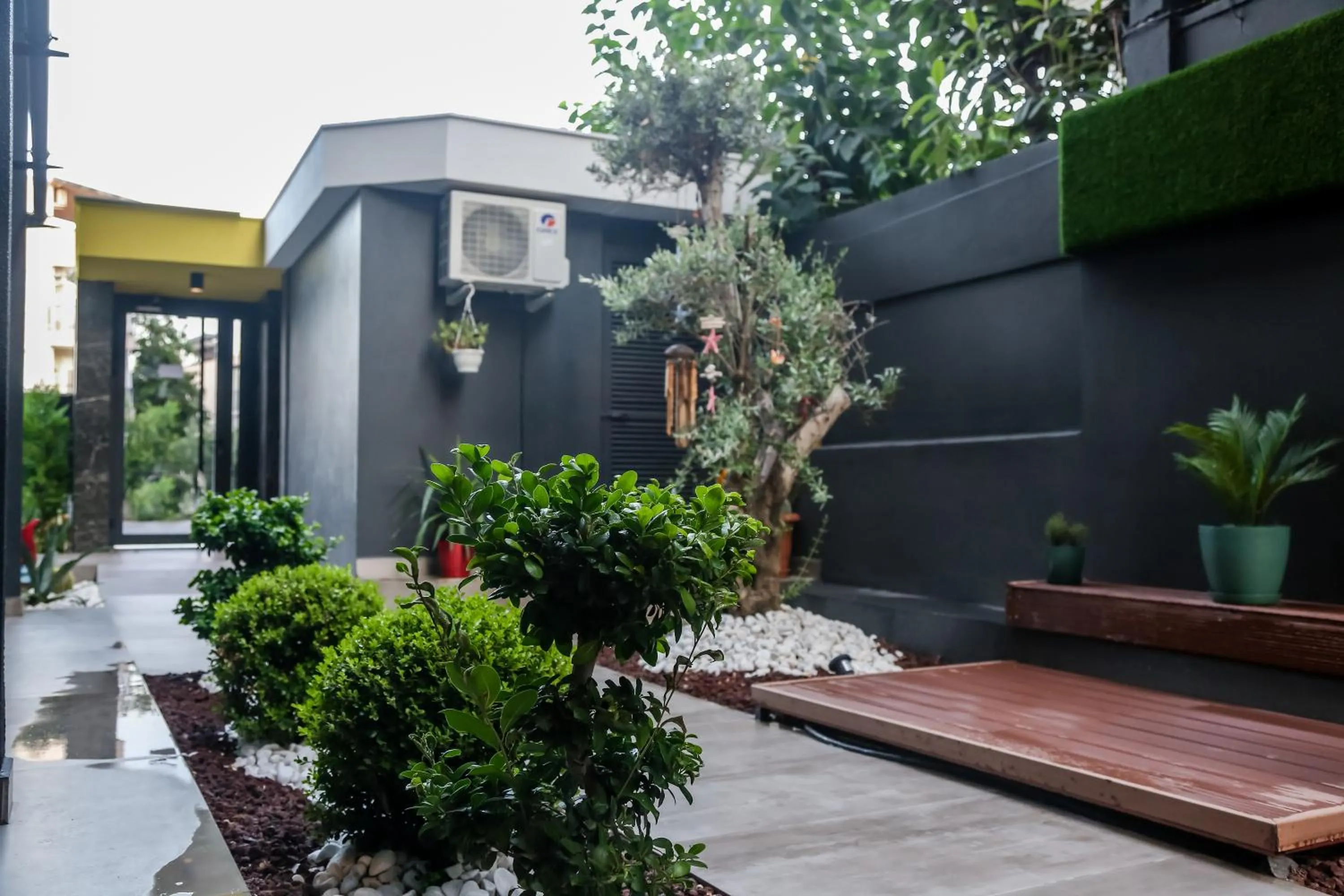 Facade/entrance in Stile Suite Family Hotel