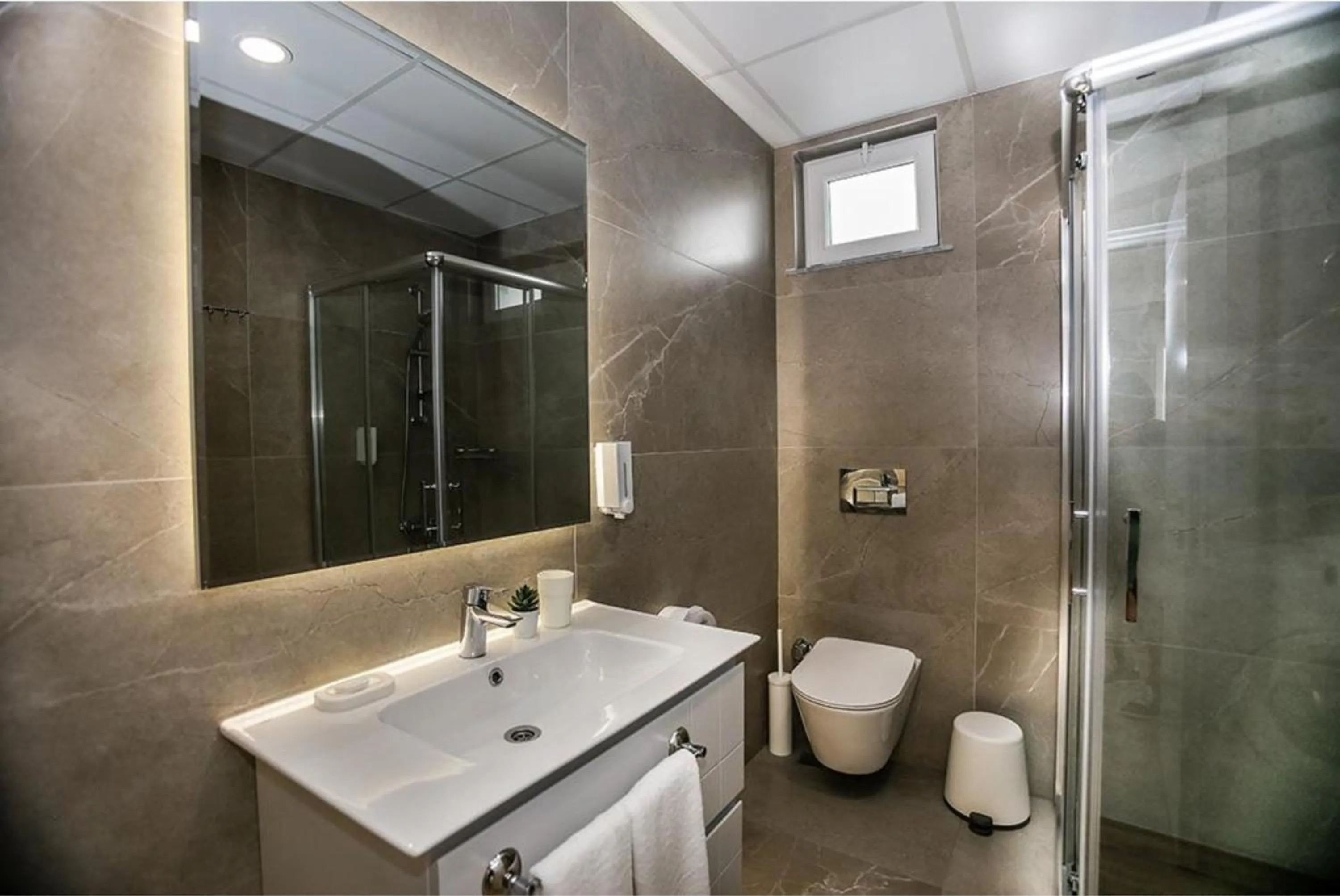 Bathroom in Stile Suite Family Hotel