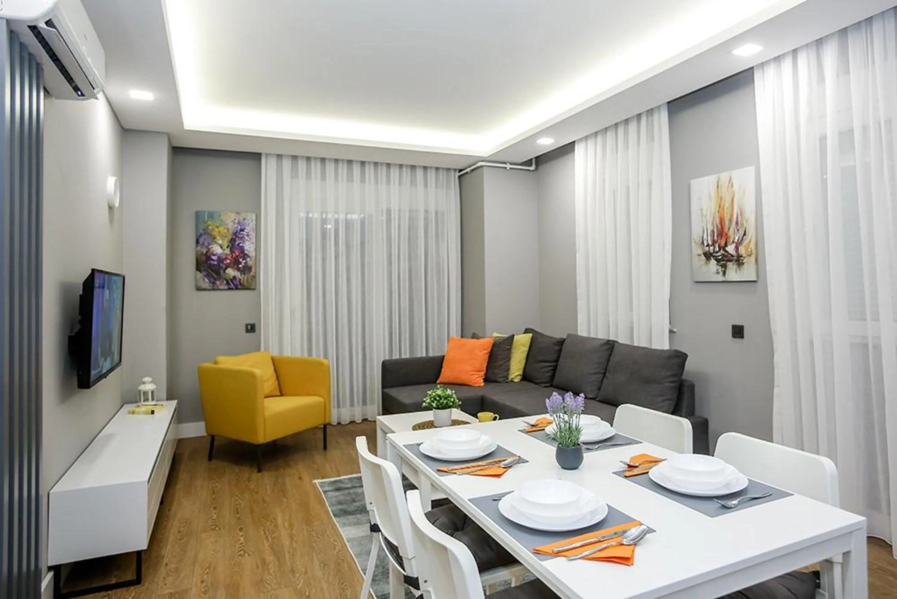 Dining area in Stile Suite Family Hotel