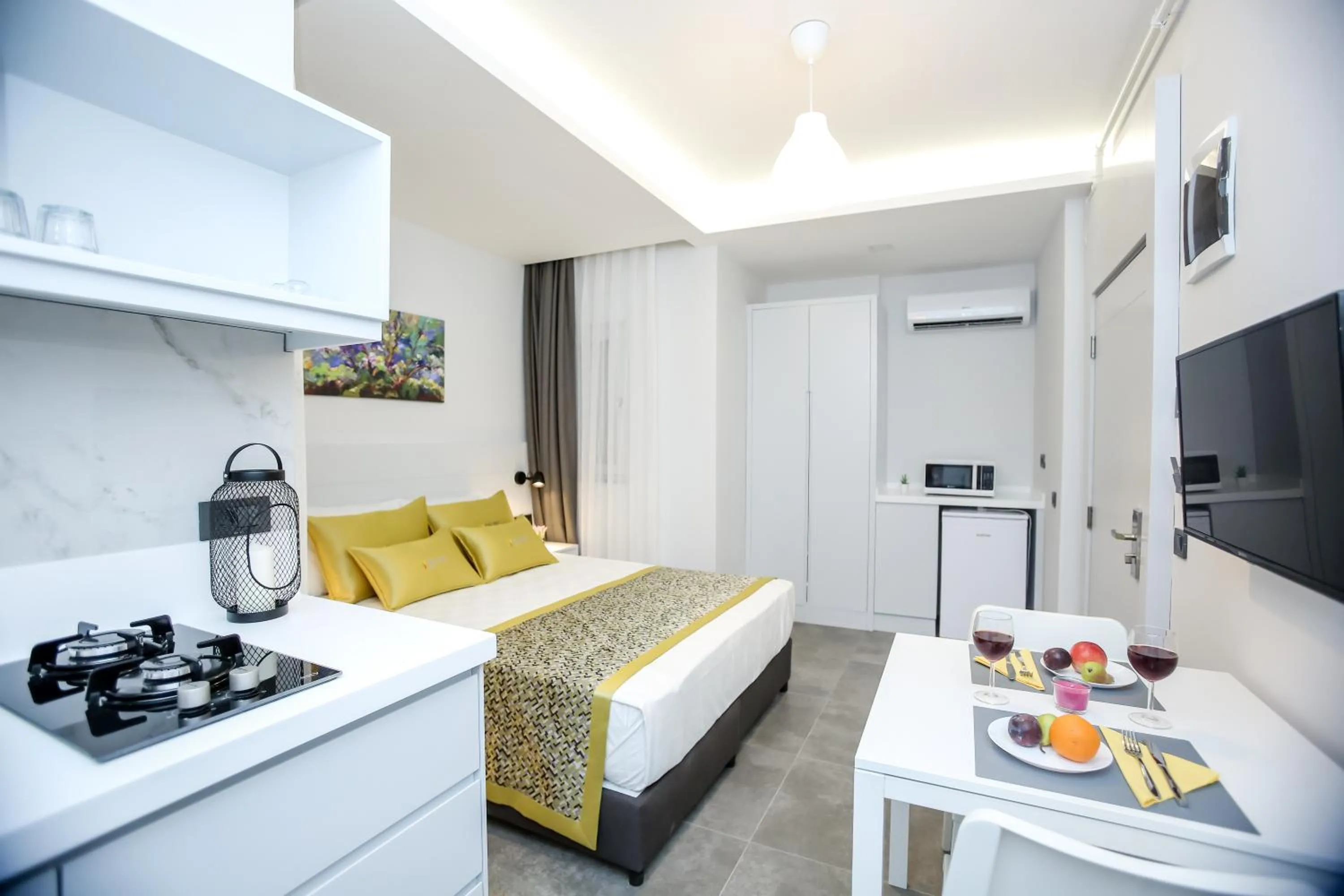 Dining area in Stile Suite Family Hotel