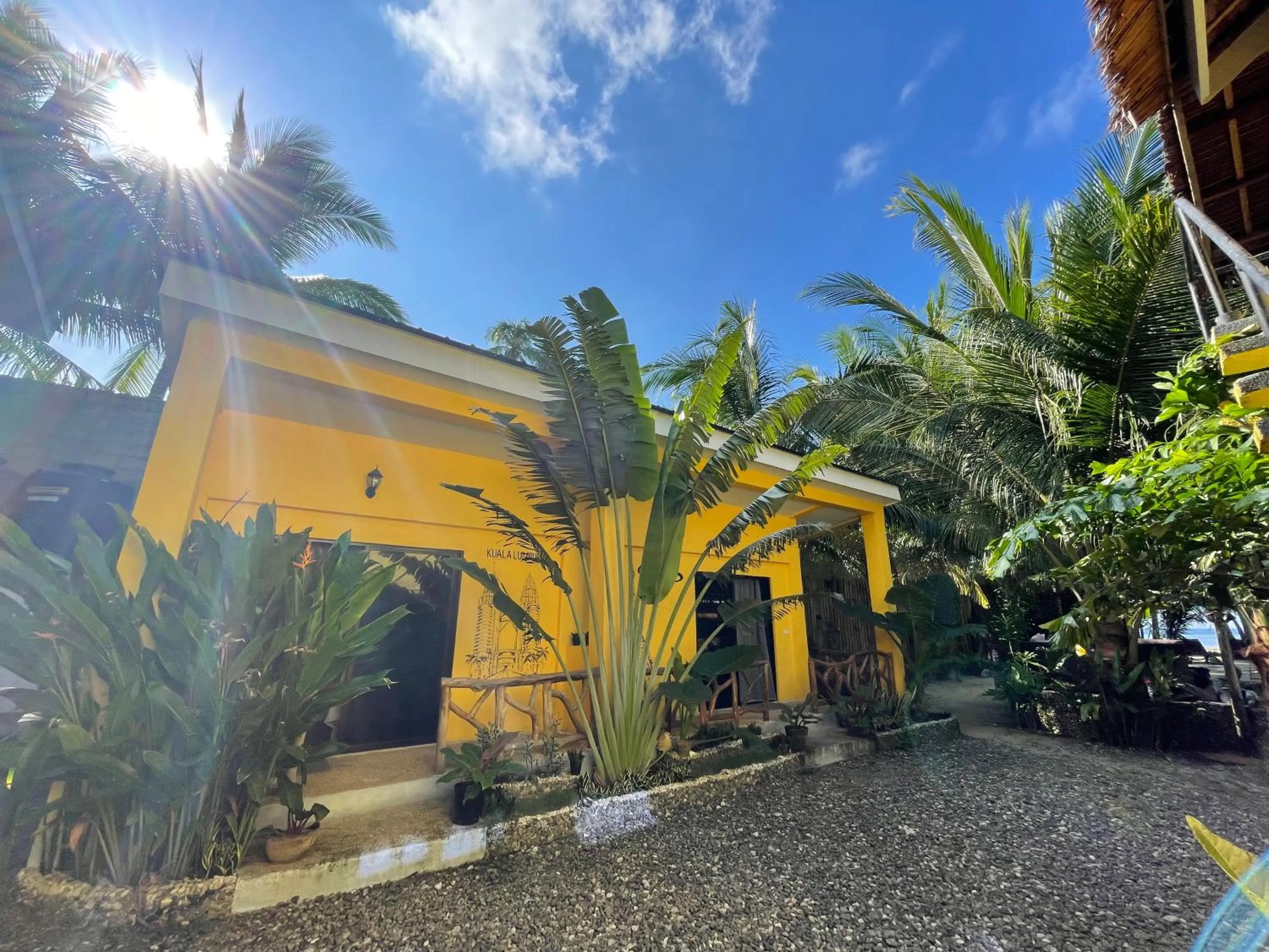 Apo Diver Beach Resort