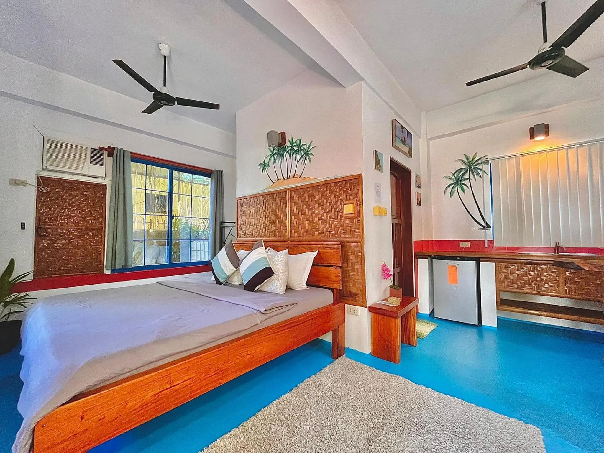 Bed in Apo Diver Beach Resort